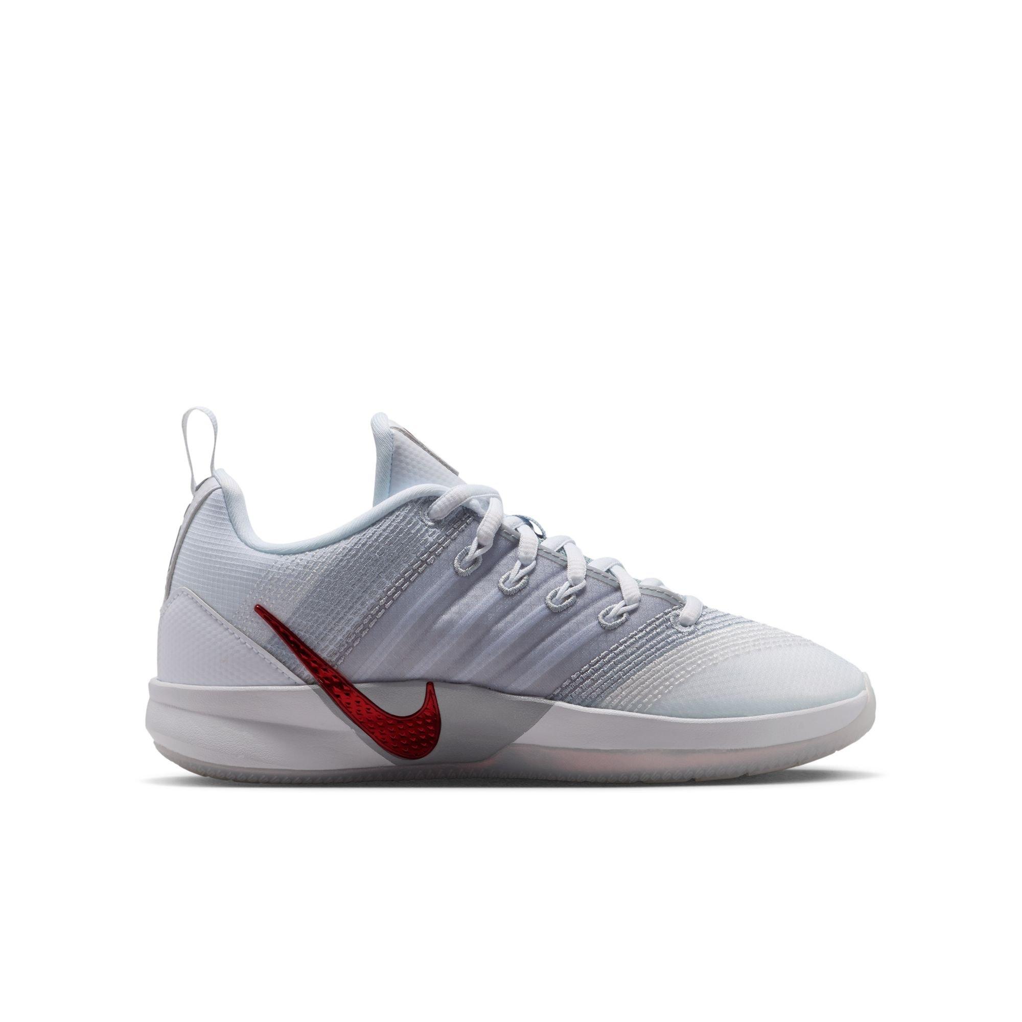 Nike Sabrina Grade School Kids' "Me vs. Me" Basketball Shoe