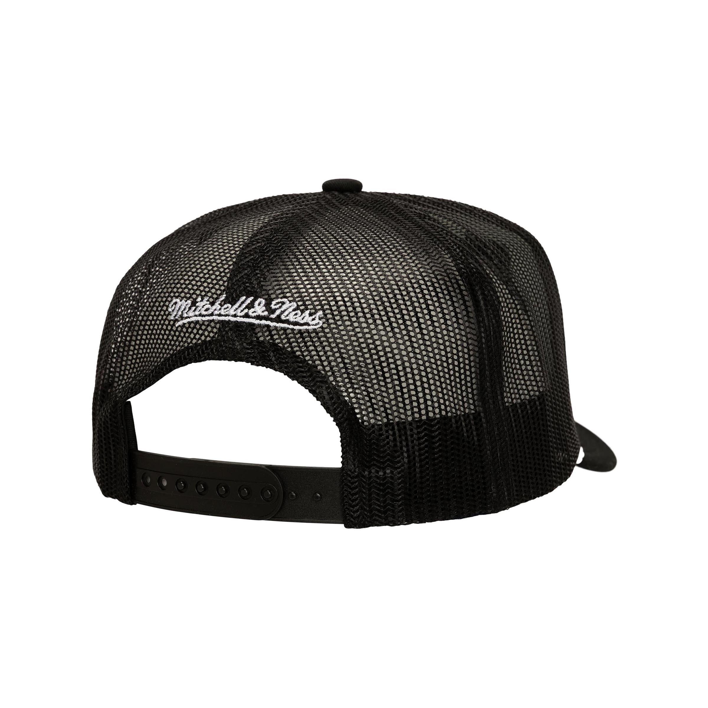 Mitchell & Ness Chicago White Sox Shadow Drop Trucker Snapback Hat-White