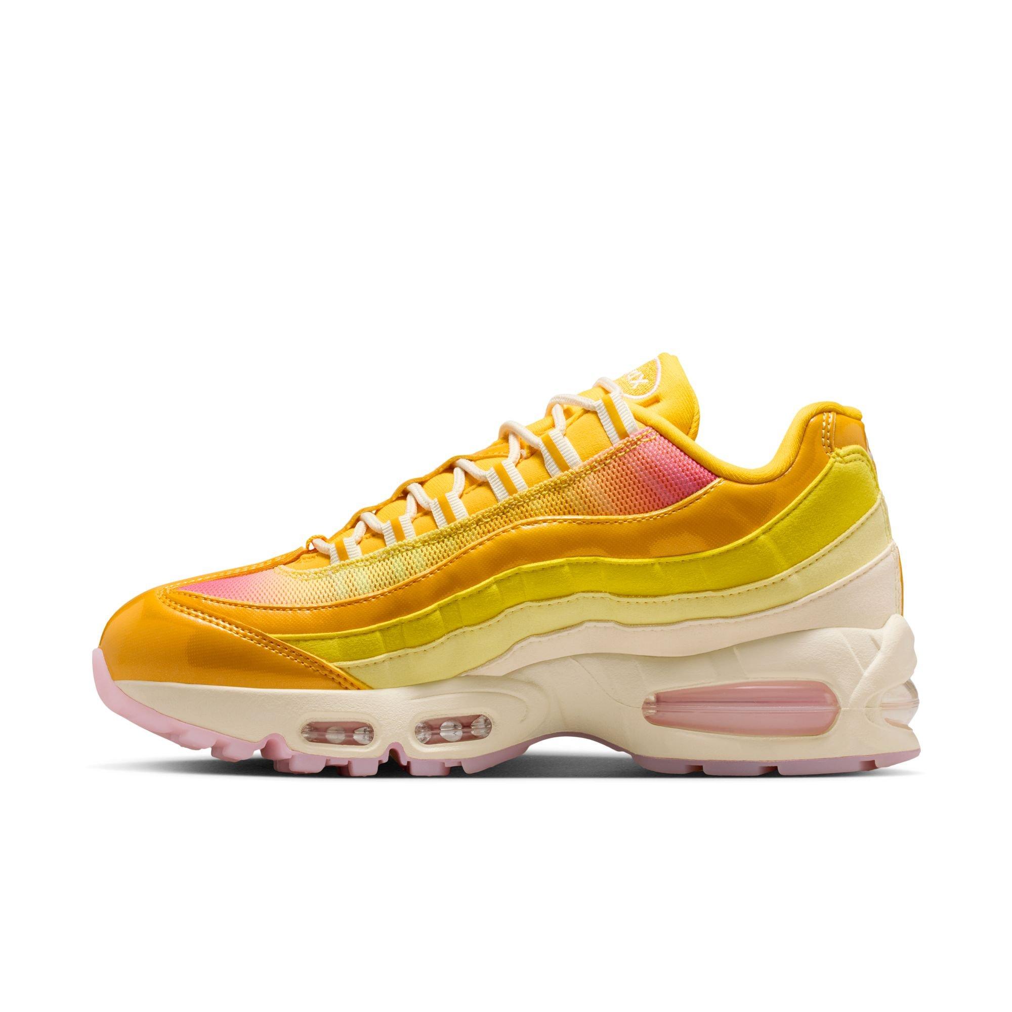 Nike Air Max 95 Big Bubble "University Gold" Women's Shoe - UNIVERSITY GOLD/COCONUT MILK/PINK FOAM Thumbnail View 9
