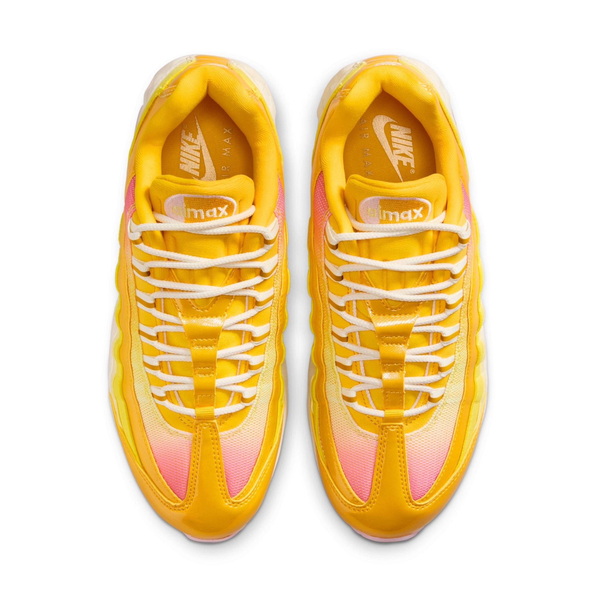 Nike Air Max 95 Big Bubble "University Gold" Women's Shoe - UNIVERSITY GOLD/COCONUT MILK/PINK FOAM Thumbnail View 11