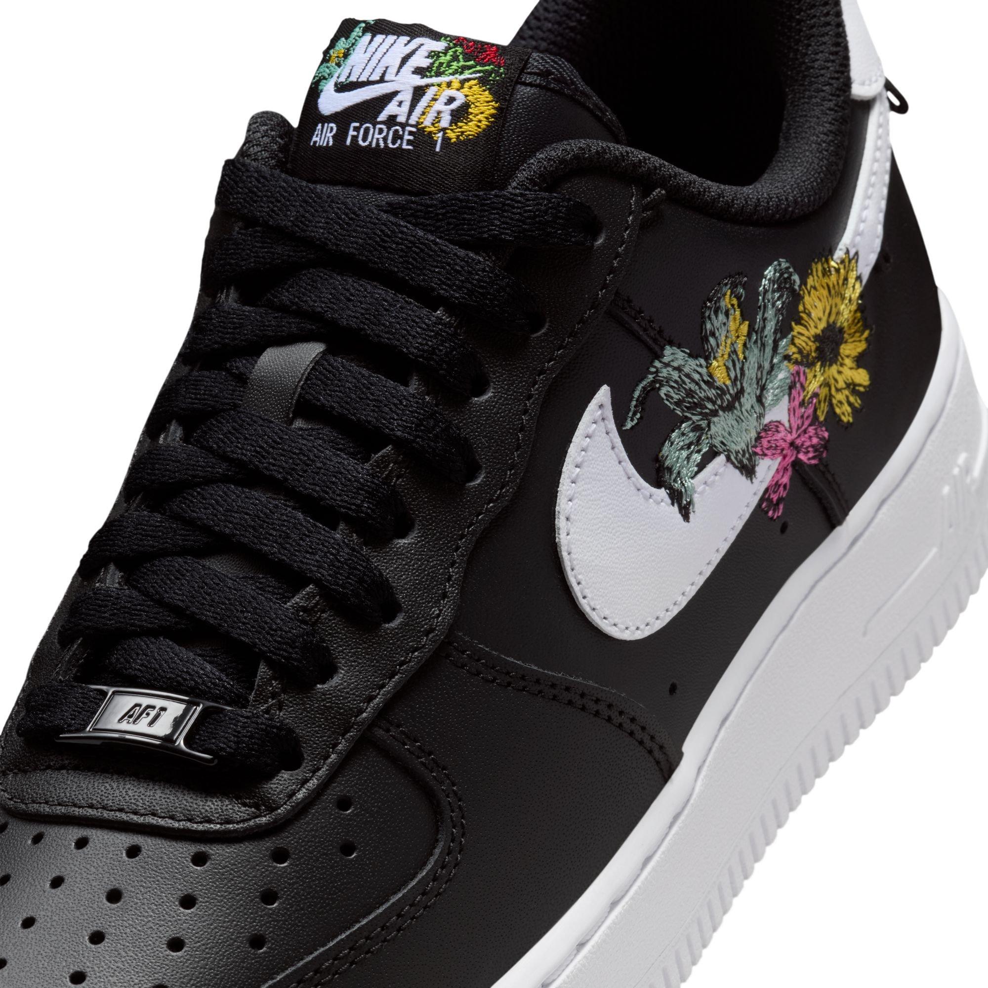 Nike Air Force 1 '07 Premium "Now Accepting All Flowers" Women's Shoe - BLACK/WHITE/METALLIC GOLD Thumbnail View 11