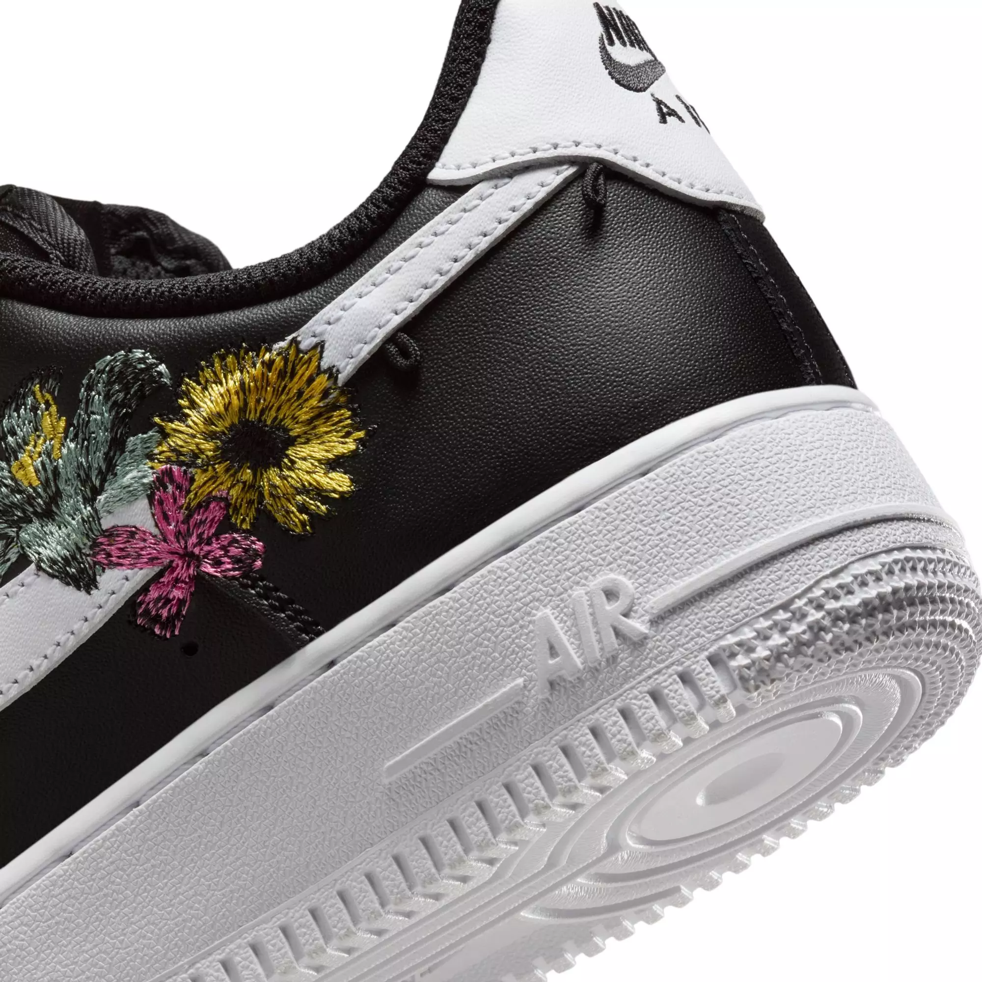 Nike Air Force 1 '07 Premium "Now Accepting All Flowers" Women's Shoe - BLACK/WHITE/METALLIC GOLD