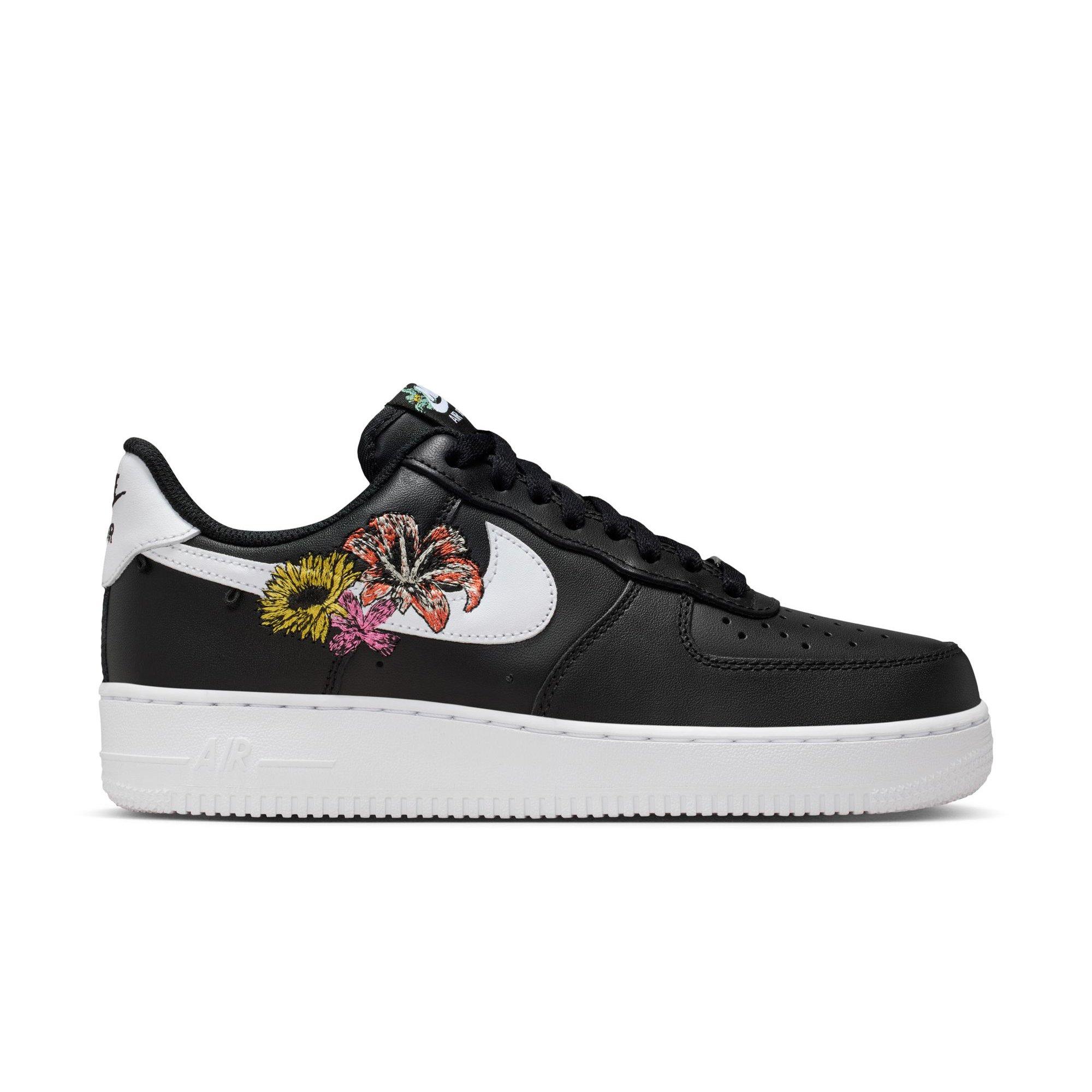 Nike Air Force 1 '07 Premium "Now Accepting All Flowers" Women's Shoe - BLACK/WHITE/METALLIC GOLD Thumbnail View 2