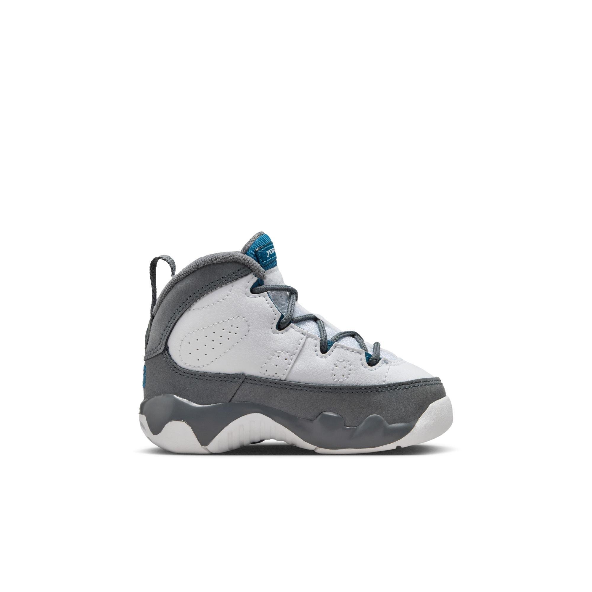 Air Jordan Retro 9 Sneakers & Boots