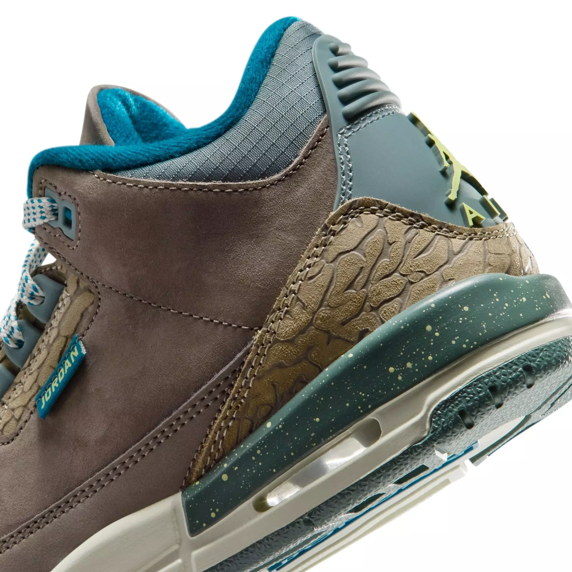 Jordan 3 Retro "Olive Grey" Grade School Kids' Shoe - OLIVE GREY/GREEN ABYSS/KHAKI