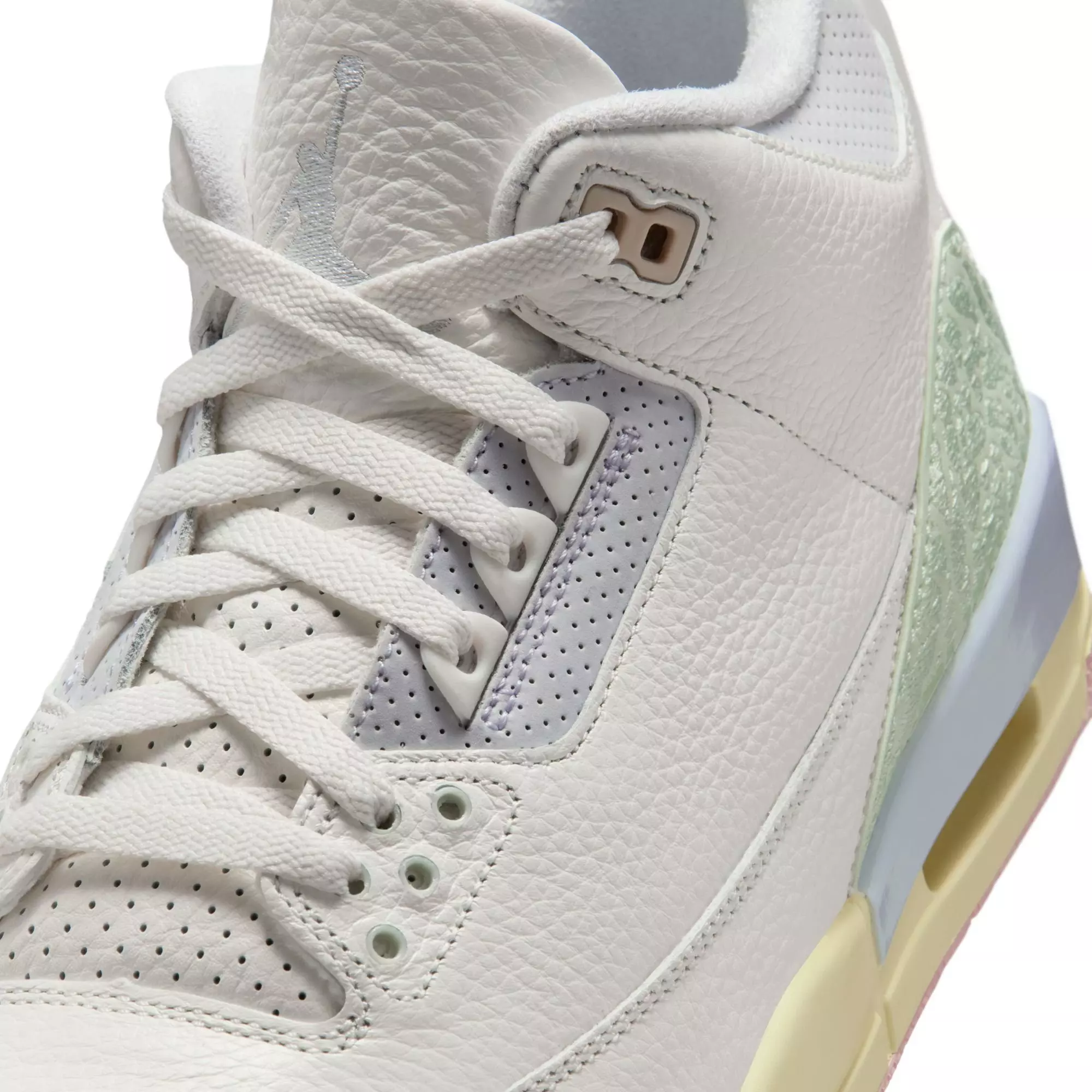 Jordan 3 Retro &ldquo;Spring Is in the Air&rdquo; Men's Shoe - SAIL/AURA/JADE