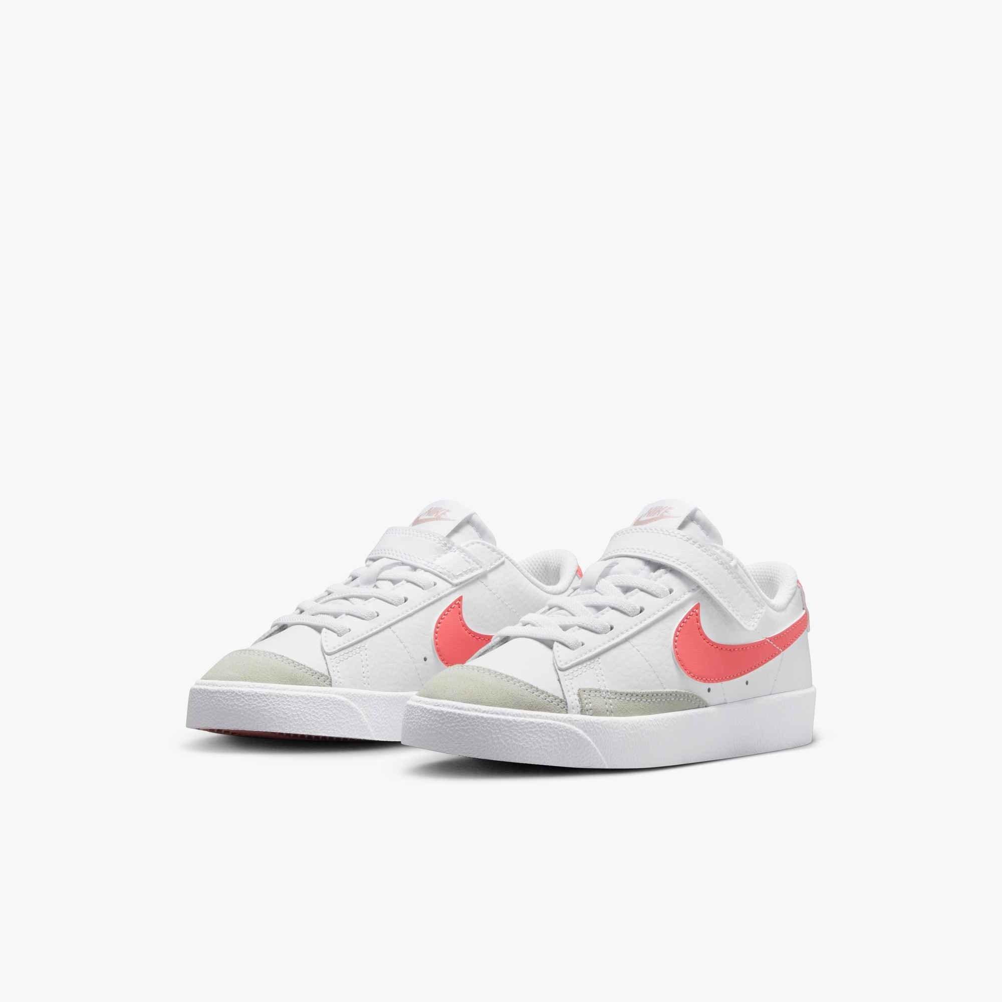 Nike Blazer Low '77 "White/Echo Pink/Magic Ember" Preschool Girls' Shoe - WHITE/PINK Thumbnail View 4