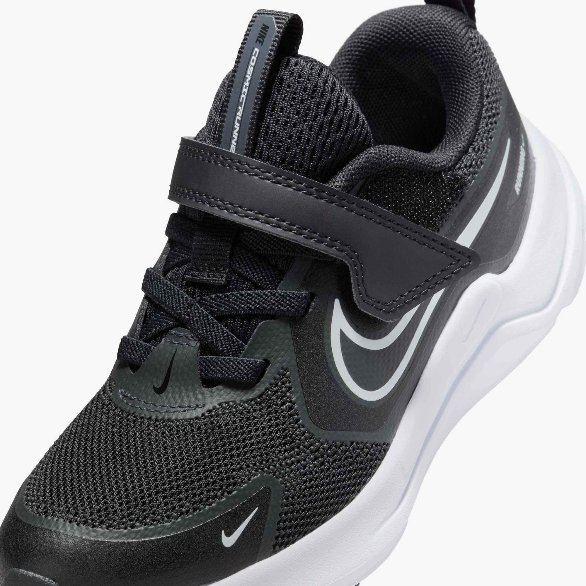 Nike Cosmic Runner "Black/Anthracite/White" Preschool Boys' Running Shoe - BLACK/DK GREY/WHITE Thumbnail View 6