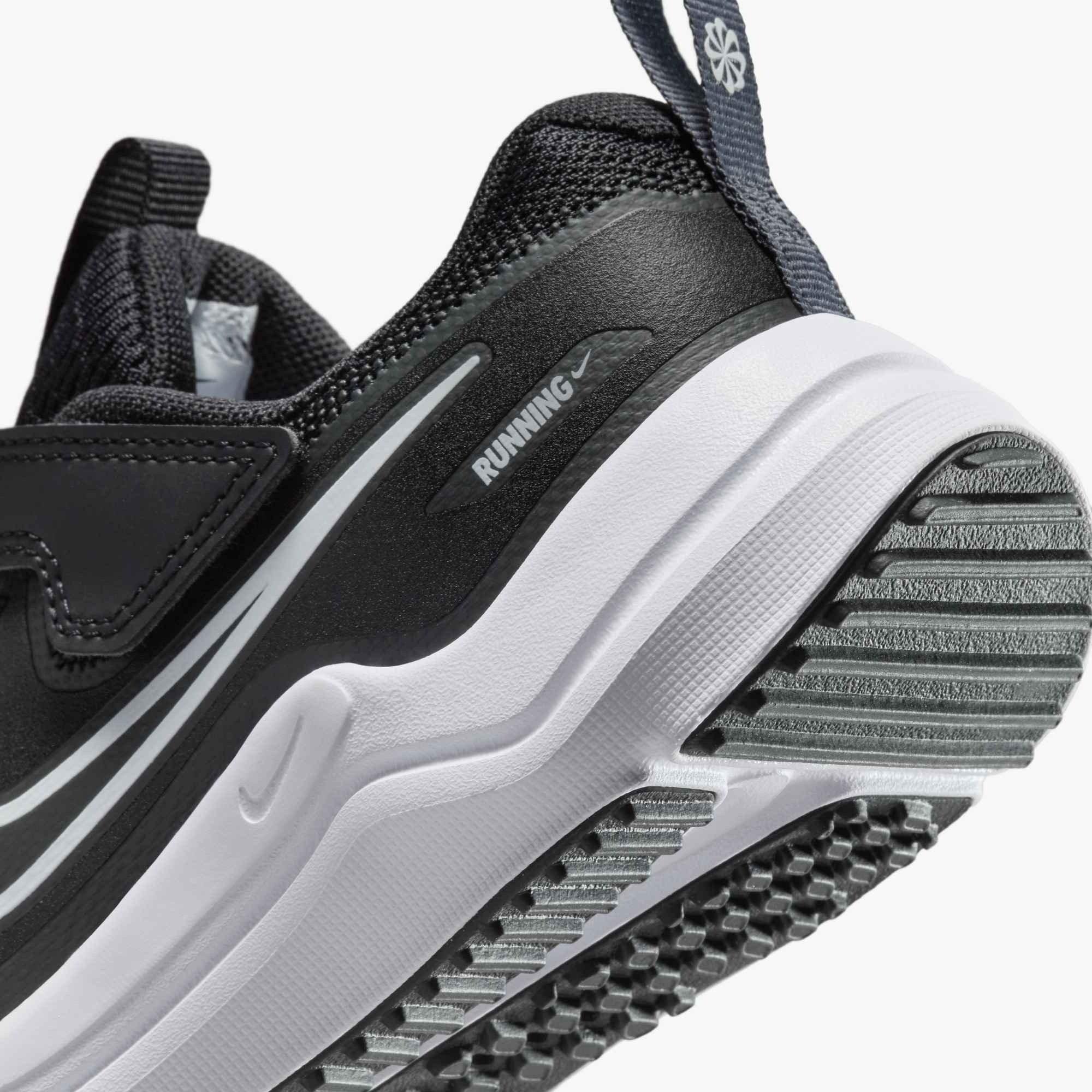 Nike Cosmic Runner "Black/Anthracite/White" Preschool Boys' Running Shoe - BLACK/DK GREY/WHITE Thumbnail View 7