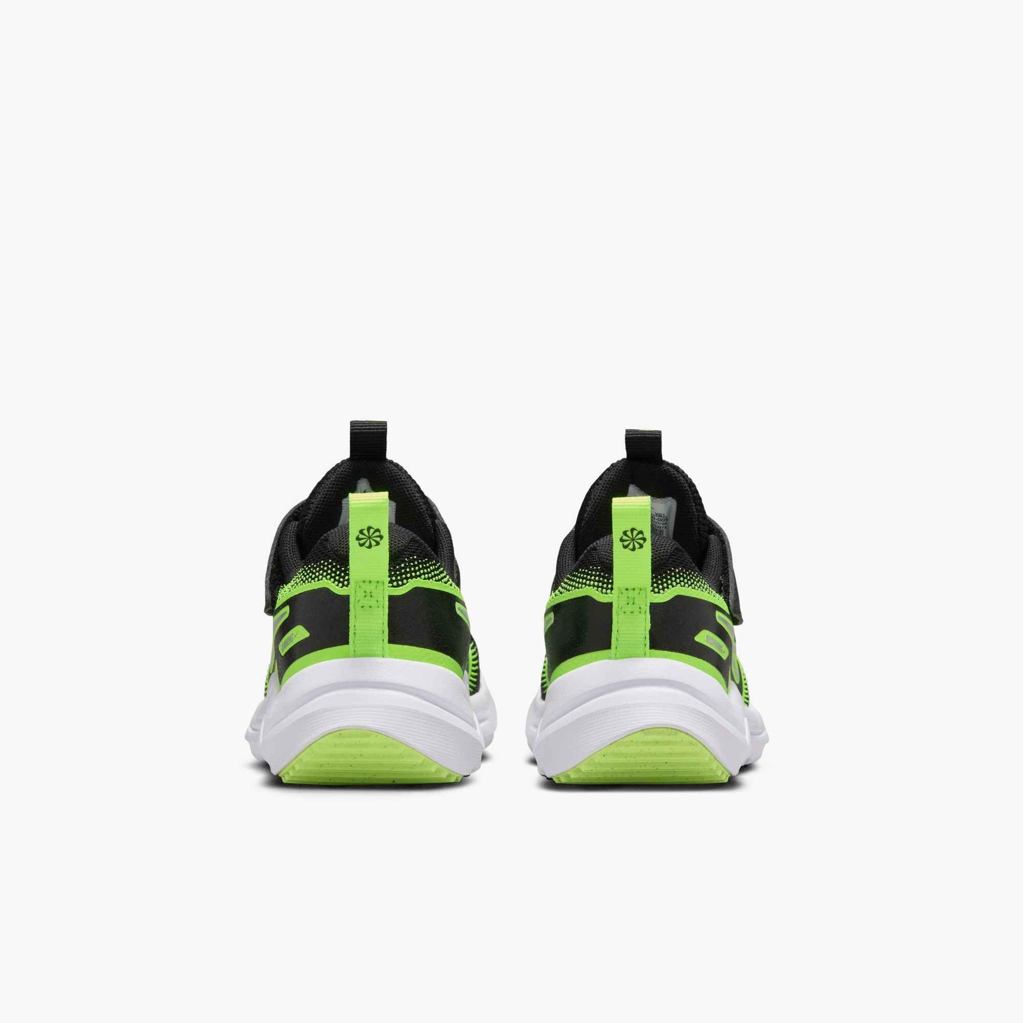 Nike Cosmic Runner "Black/Volt/Wolf Grey" Preschool Boys' Running Shoe - BLACK/VOLT/GREY Thumbnail View 5
