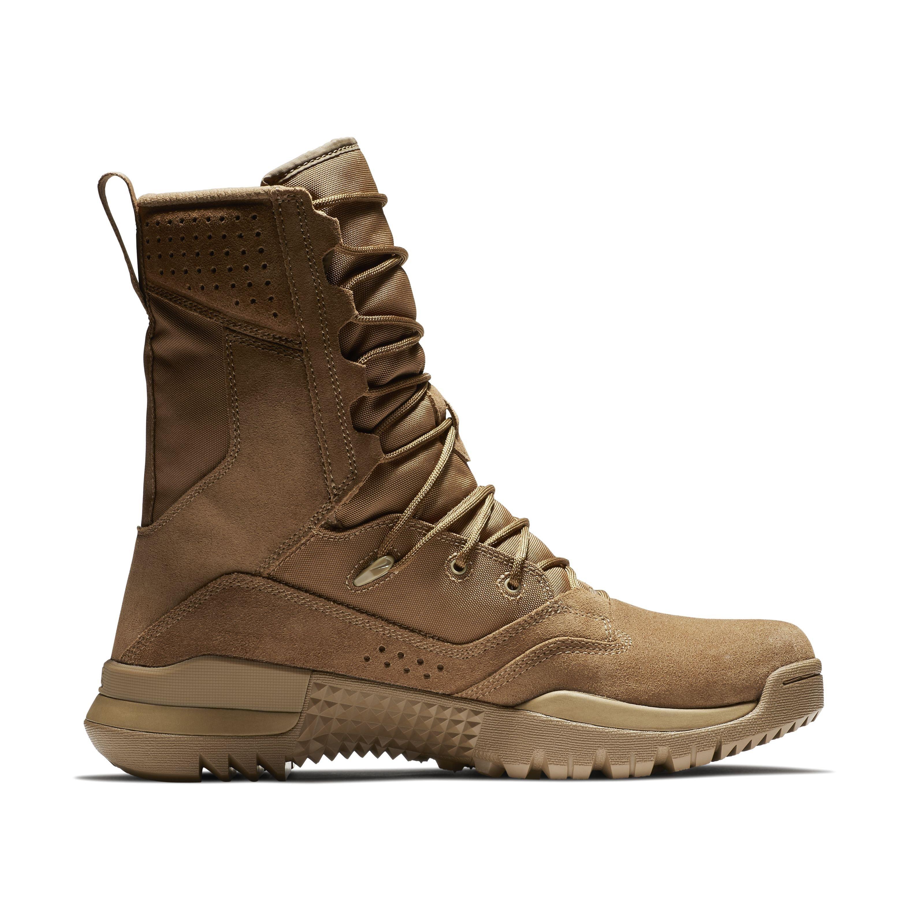 Tan hotsell nike boots