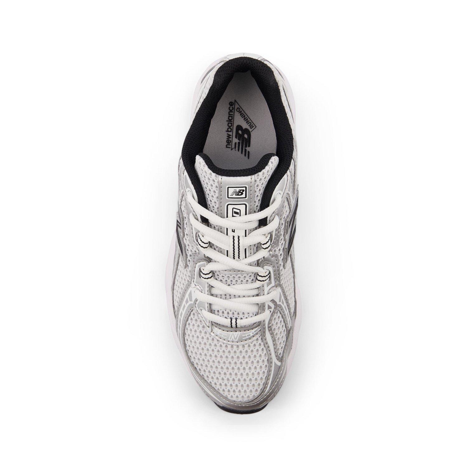 New Balance 740 Grade School Boys' "White/Black" Shoe