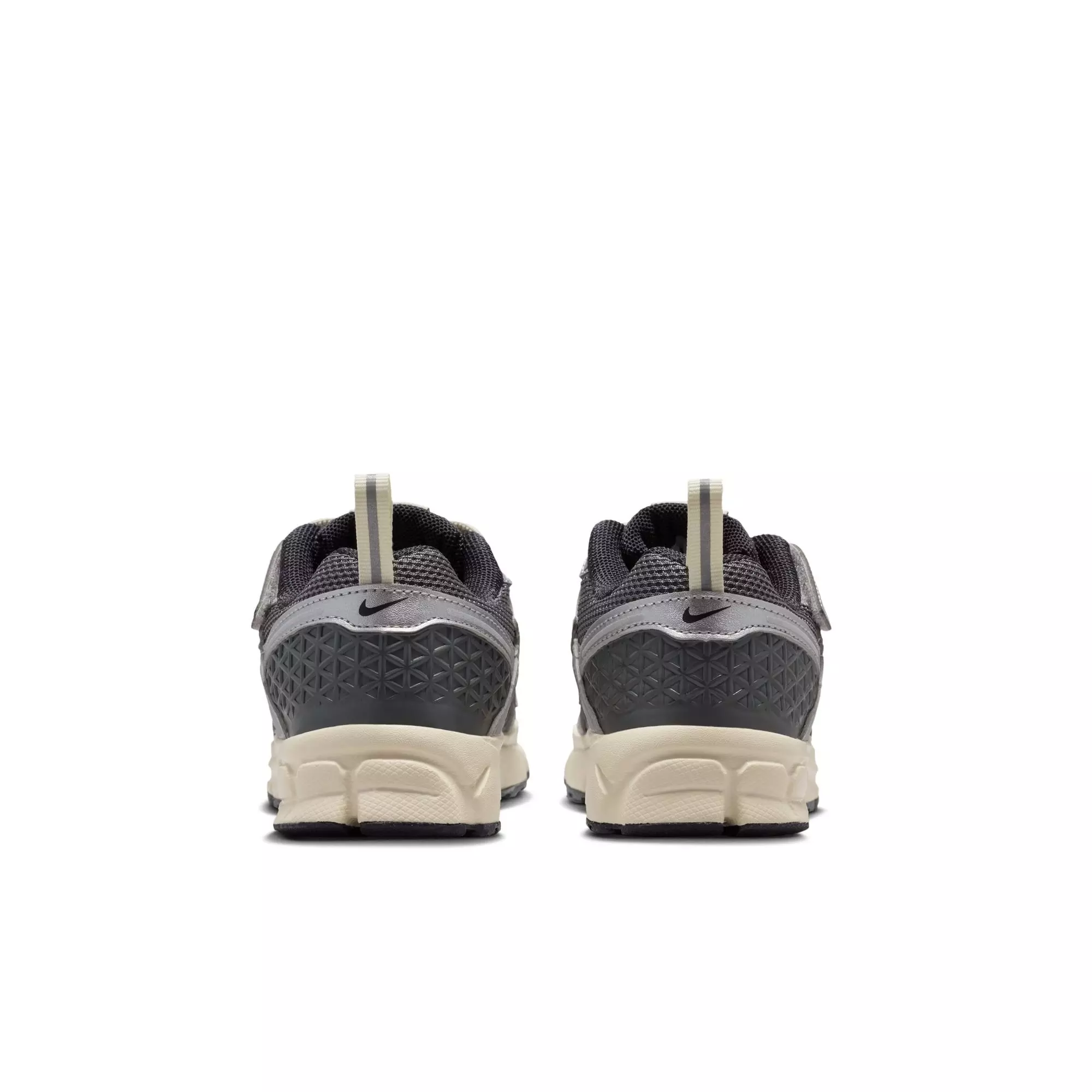 Nike Vomero 5 "Iron Grey/Chrome/Metallic Silver" Preschool Boys' Shoe - GREY/SILVER