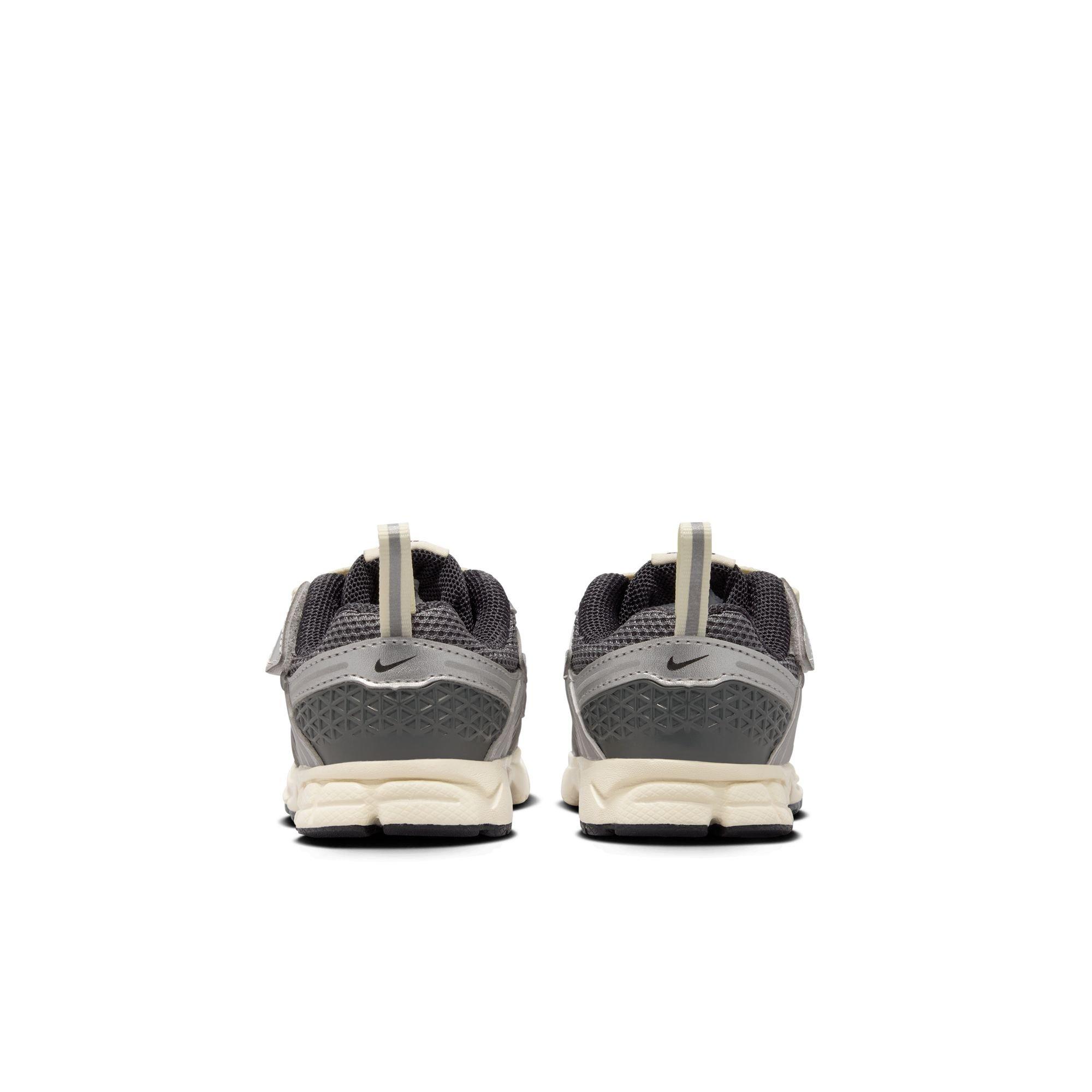 Nike Vomero 5 "Iron Grey/Chrome/Metallic Silver" Toddler Boys' Shoe - GREY/SILVER Thumbnail View 7