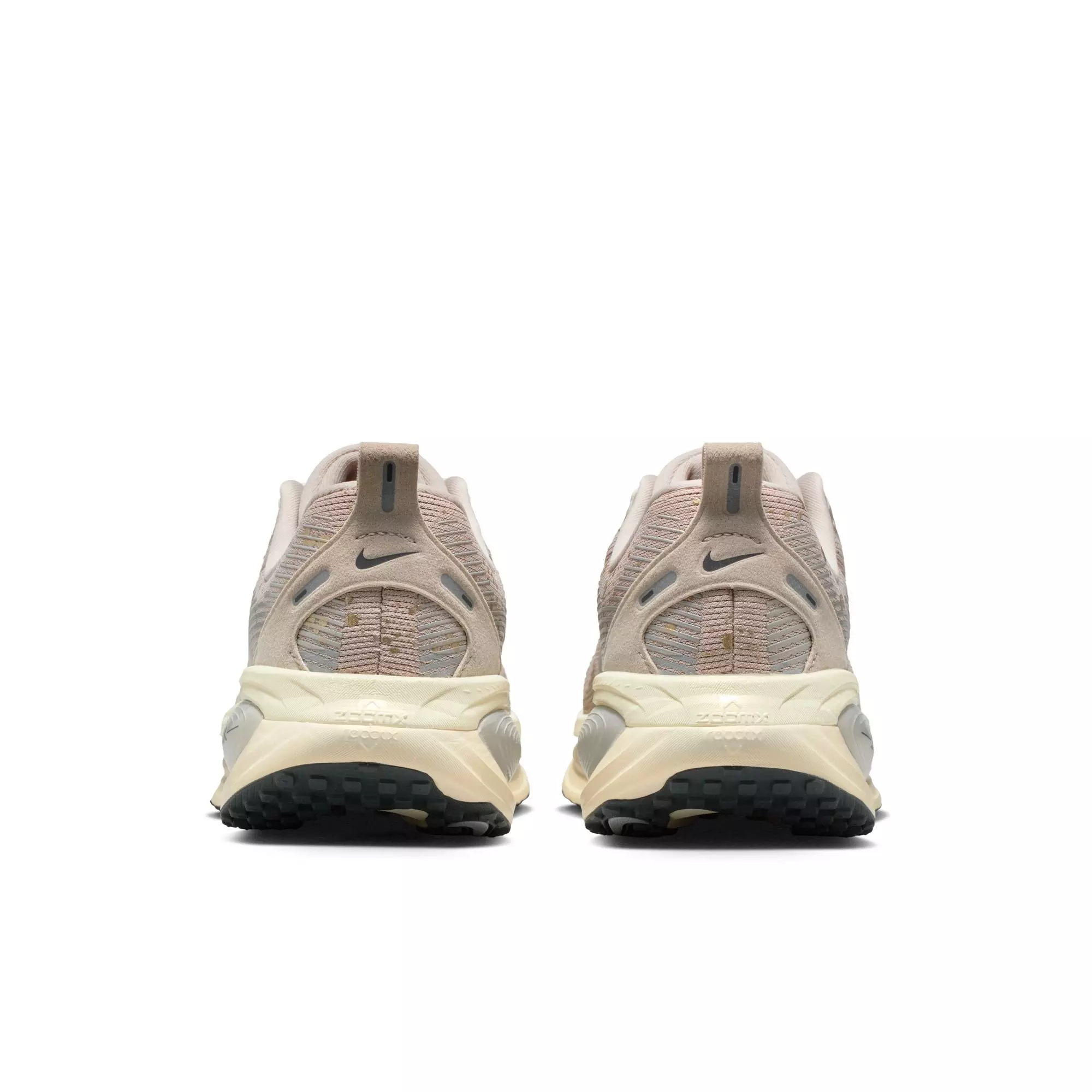 Nike Vomero 18 SE "Cream II/Mtlc Gold Grain/Coconut Milk" Women's Road Running Shoe - CREAM