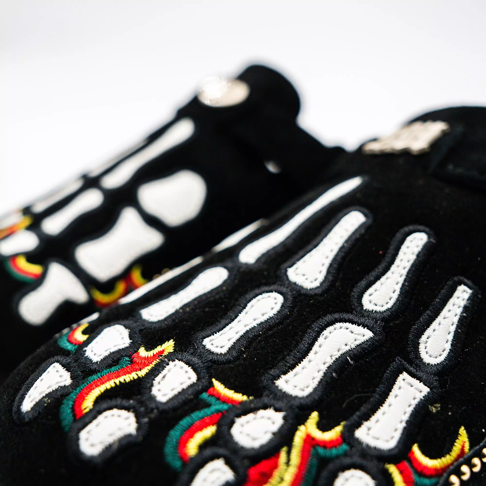 Octavious Marks "Joyas" Unisex Clog - BLACK/WHITE/RED