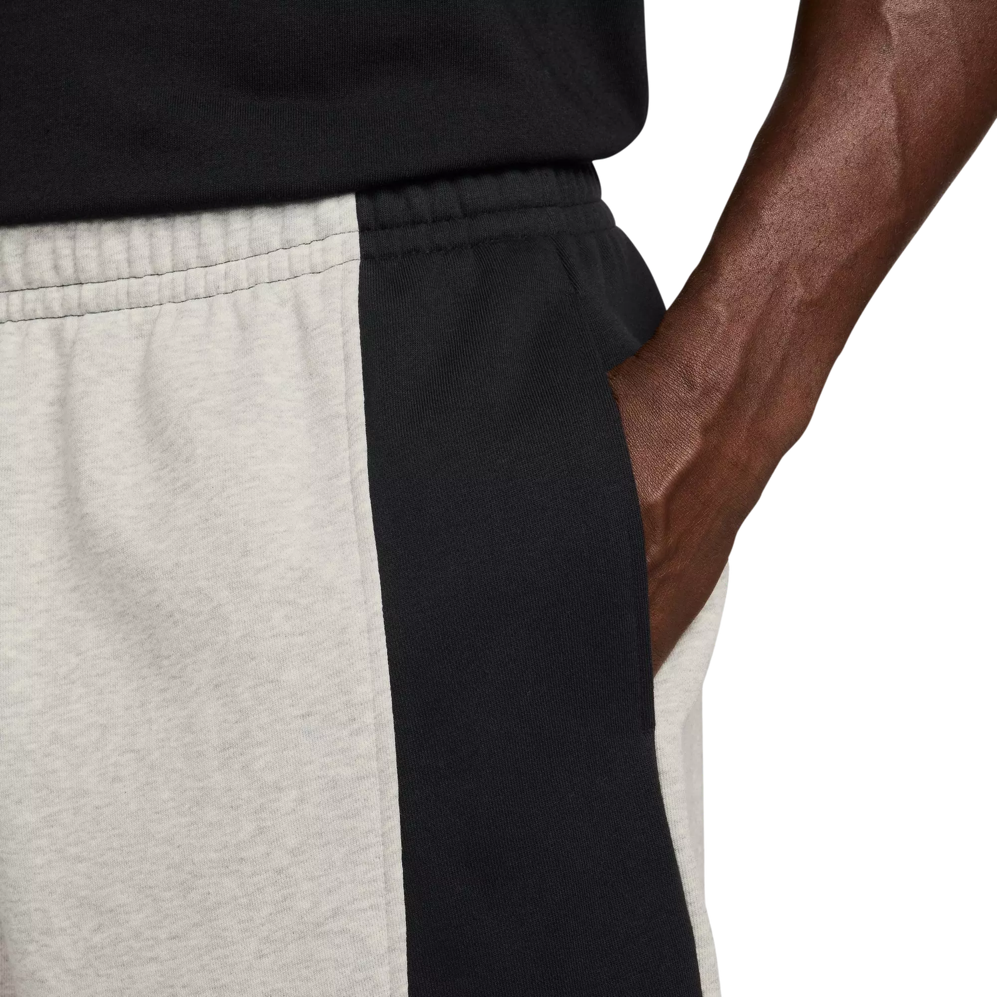 Jordan Men's Brooklyn Fleece Oversized Shorts - GREY/BLACK