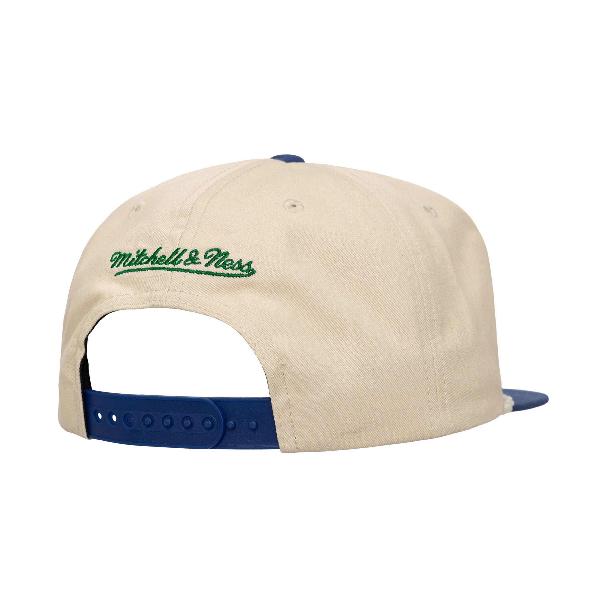 Mitchell & Ness Dallas Mavericks Cityscape Cream Snapback Hat