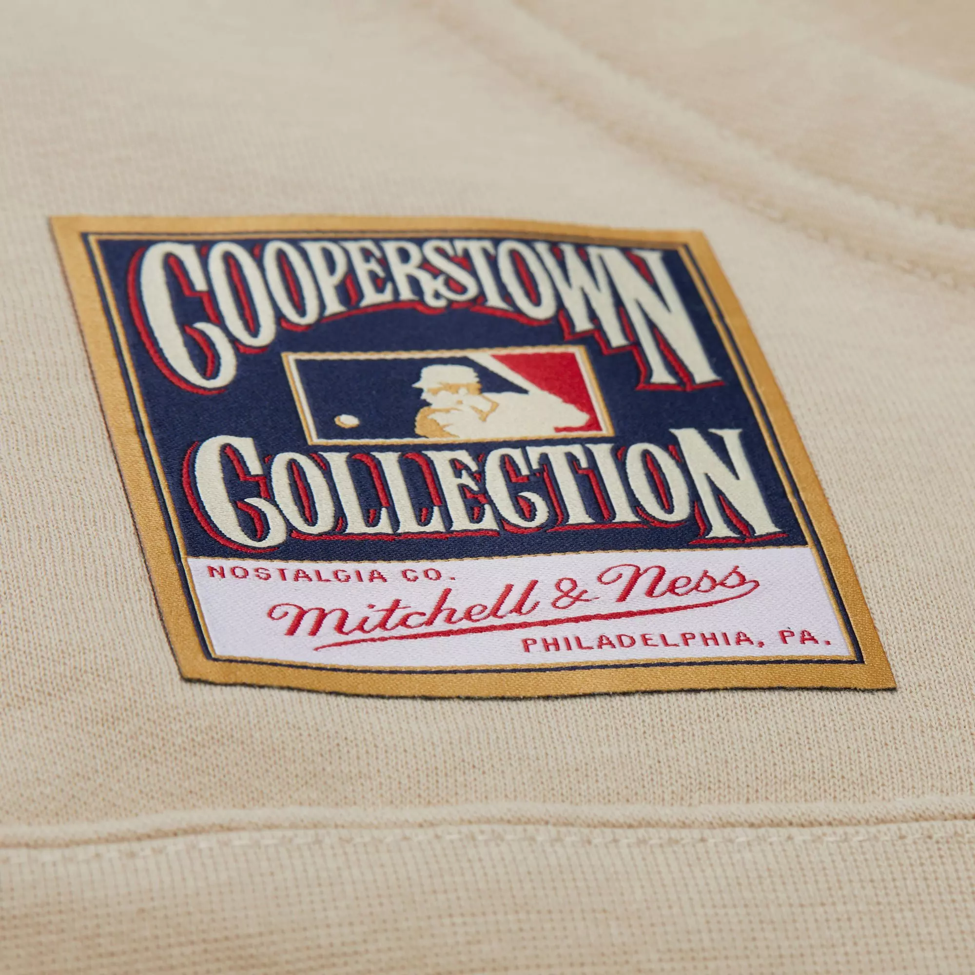 Mitchell & Ness Atlanta Braves Cityscape Fleece Hoodie - Cream - CREAM