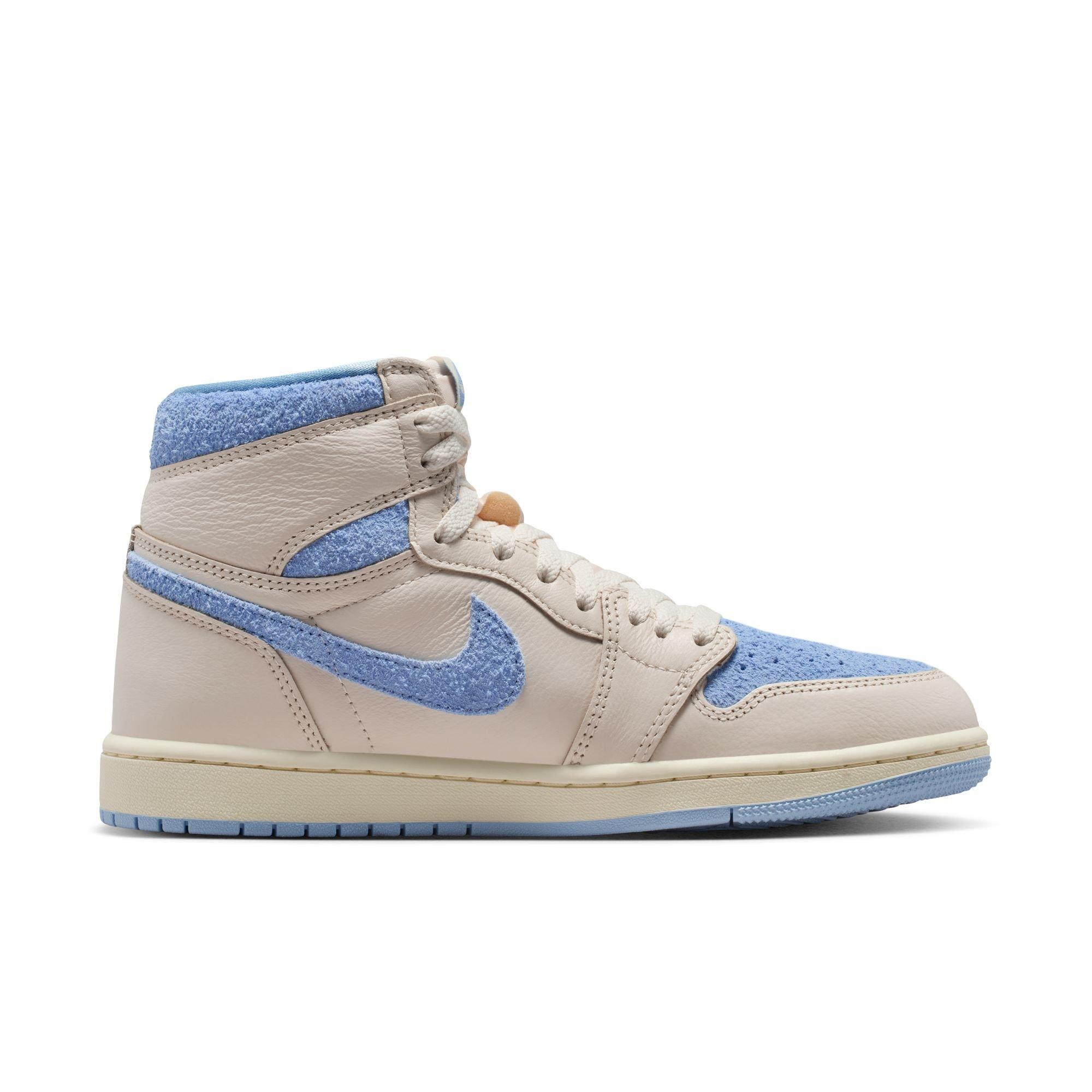 Jordan 1 Retro High OG &ldquo;Psychic Blue&rdquo; Women's Shoe - PALE IVORY/PSYCHIC BLUE/COCONUT MILK Thumbnail View 3