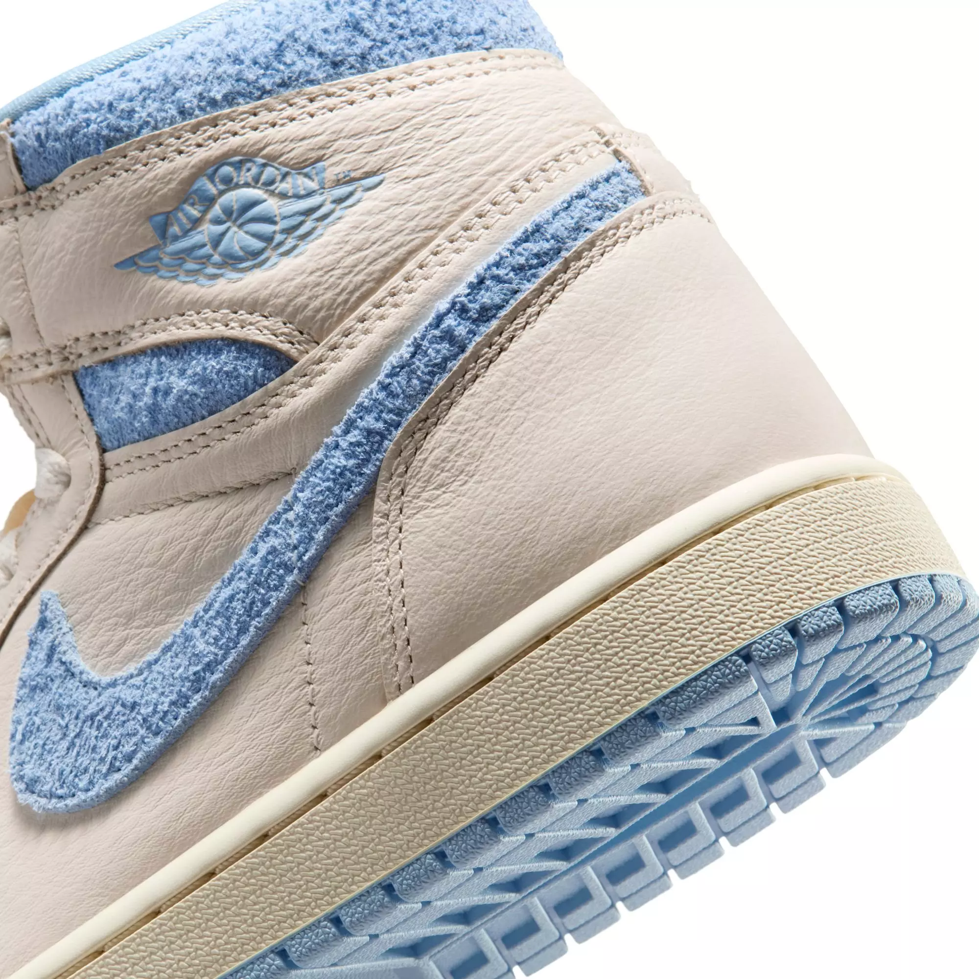 Jordan 1 Retro High OG &ldquo;Psychic Blue&rdquo; Women's Shoe - PALE IVORY/PSYCHIC BLUE/COCONUT MILK