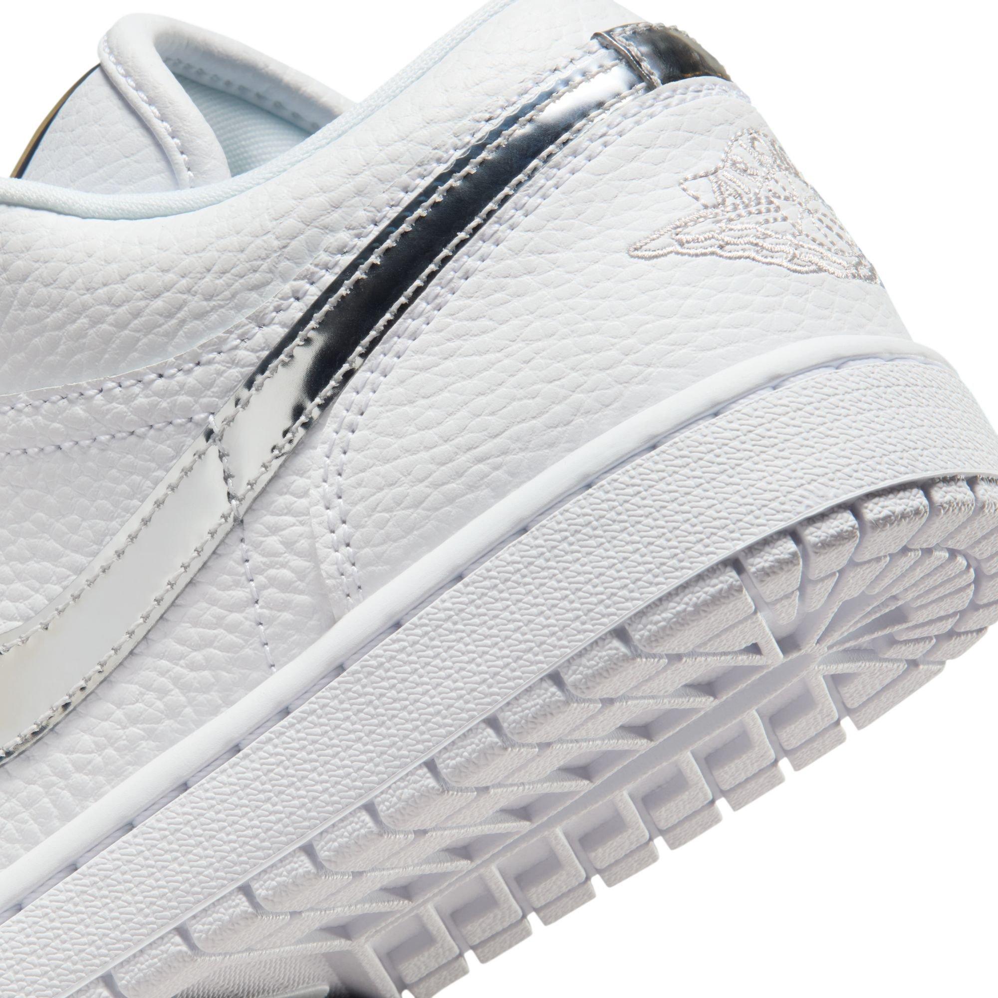Jordan 1 Low SE "White/Metallic Silver" Women's Shoe - WHITE/SILVER Thumbnail View 10