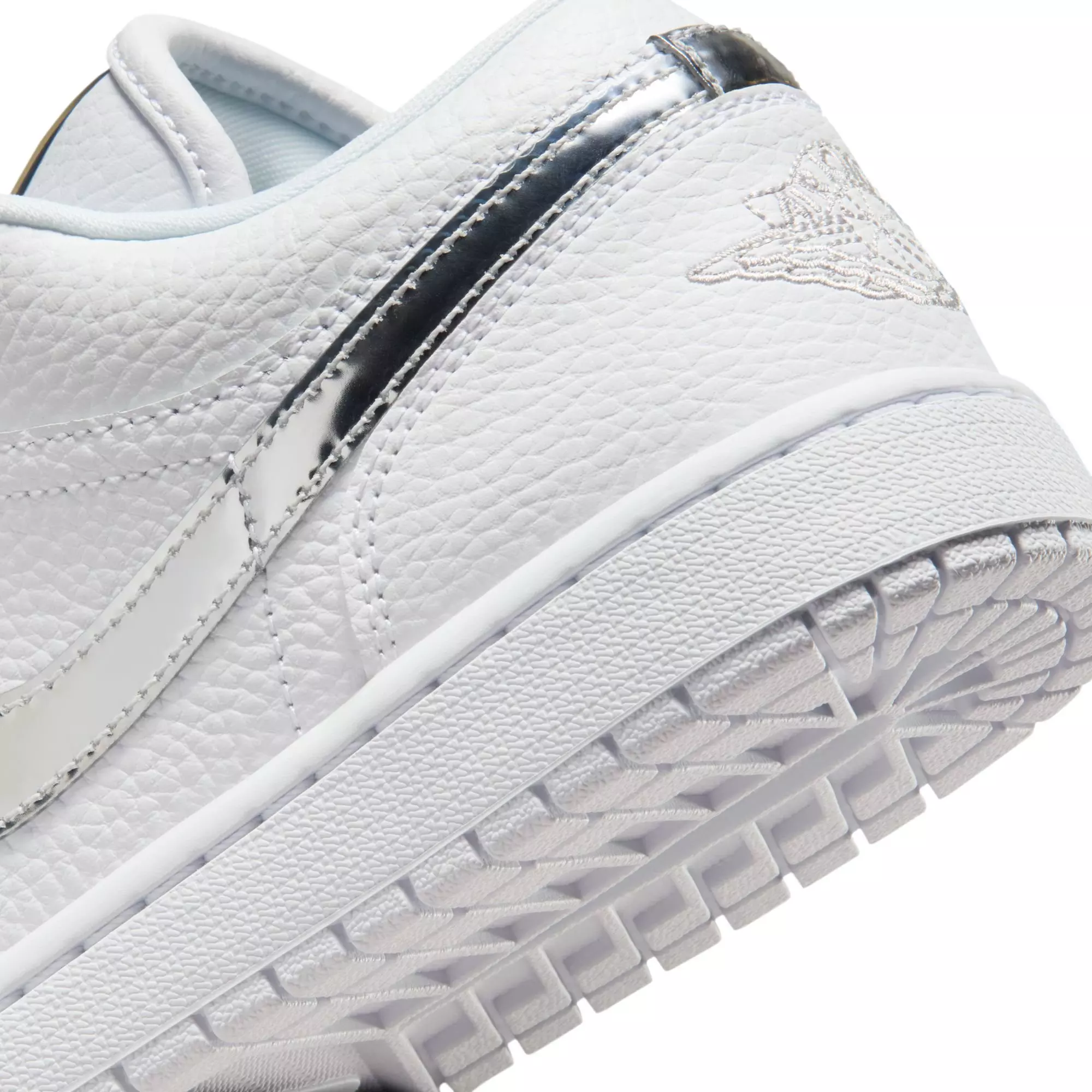 Jordan 1 Low SE "White/Metallic Silver" Women's Shoe - WHITE/SILVER