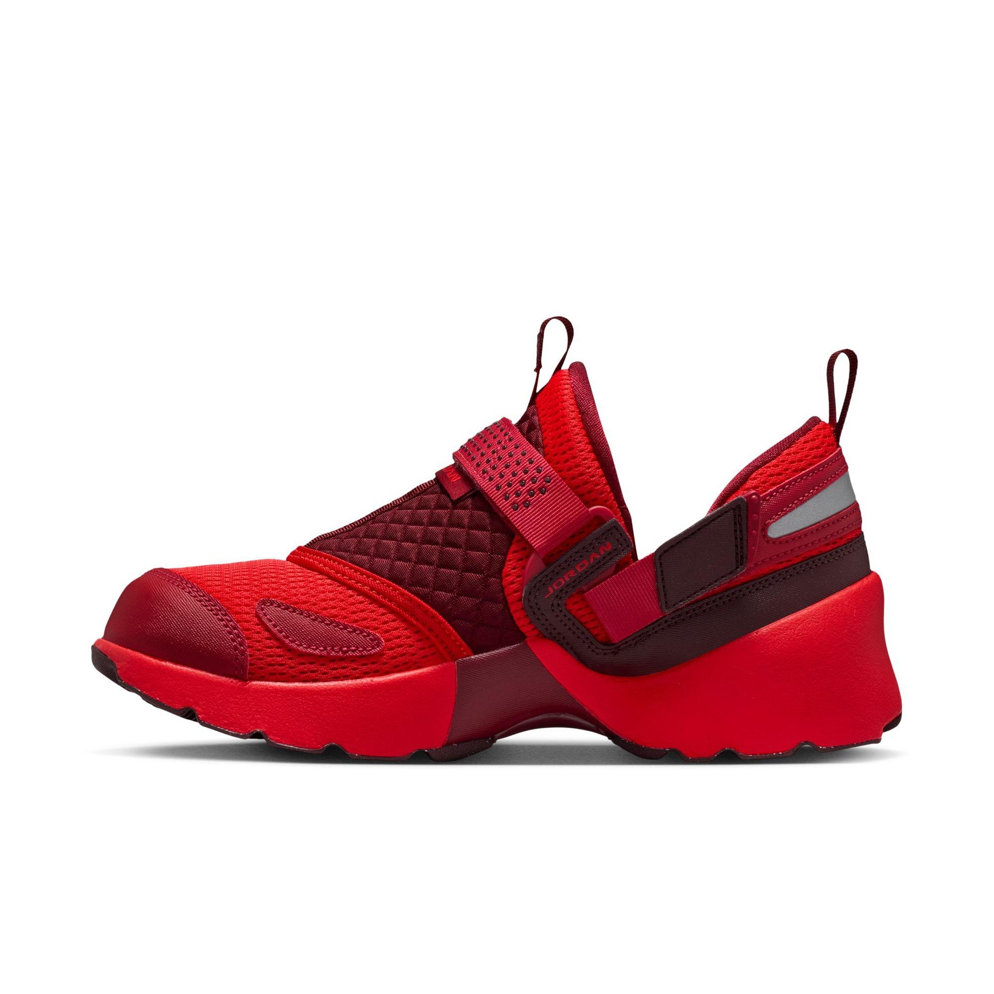 Jordan Trunner LX "Chile Red/Team Red/Reflective Silver" Women's Shoe - CRIMSON Thumbnail View 4