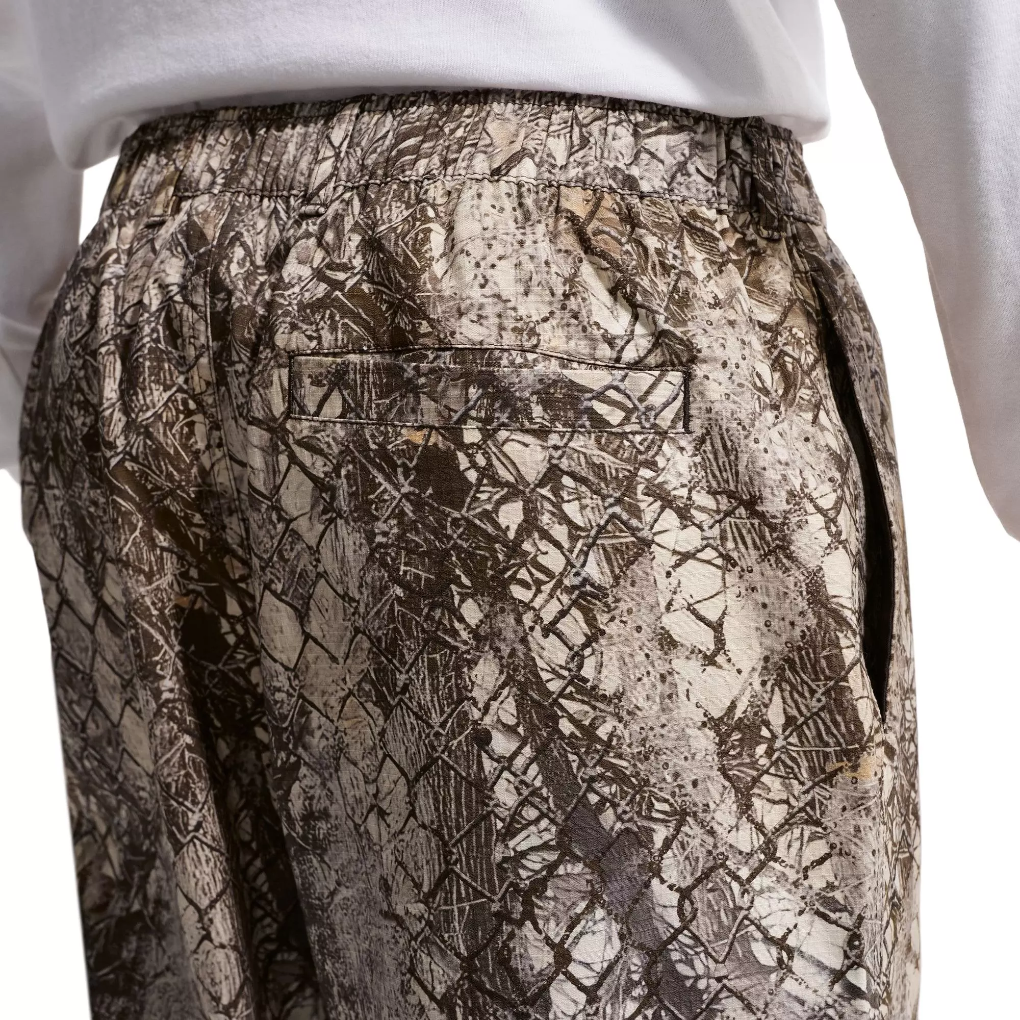 Nike Men's Club Woven Cargo Pants - CAMOUFLAGE
