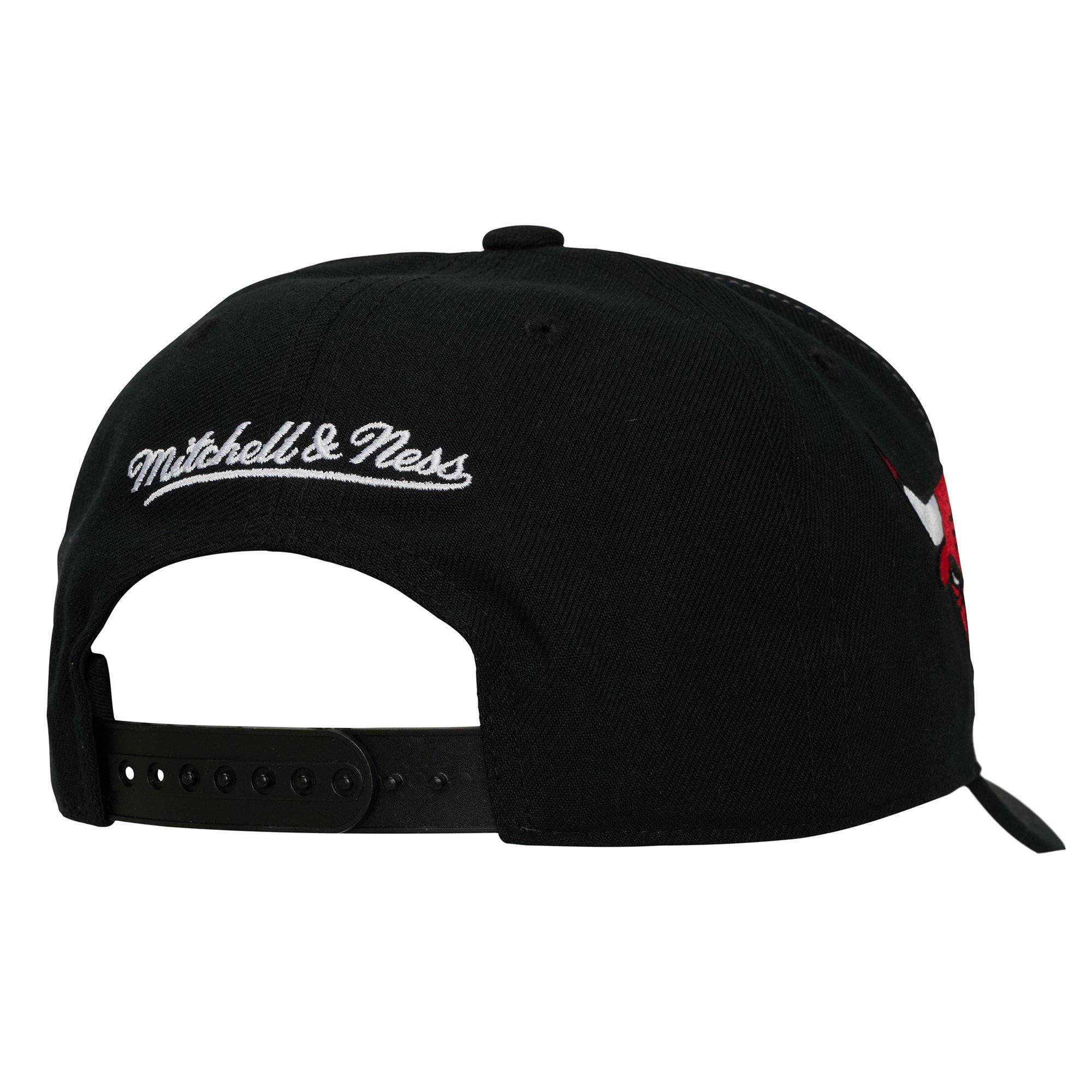 Mitchell & Ness Chicago Bulls Mash Up Snapback Hat  -  Black - BLACK Thumbnail View 3