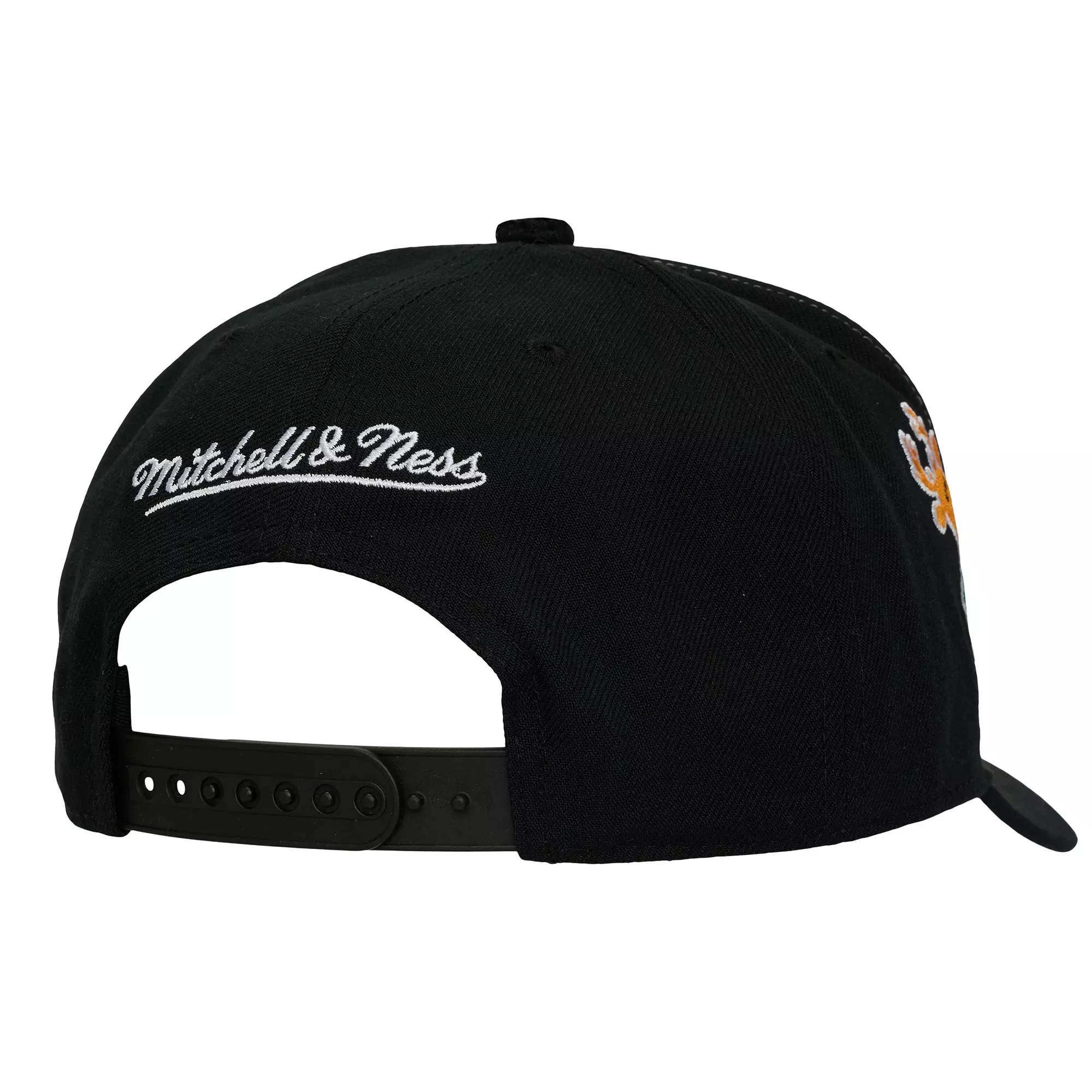 Mitchell & Ness Milwaukee Bucks Mash Up Snapback Hat - Black - BLACK