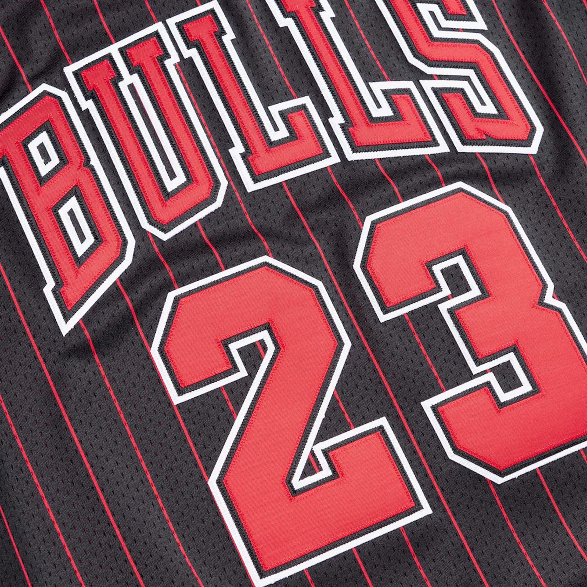 Mitchell & Ness Chicago Bulls Michael Jordan Authentic 1996 Jersey - Black - BLACK/RED Thumbnail View 5