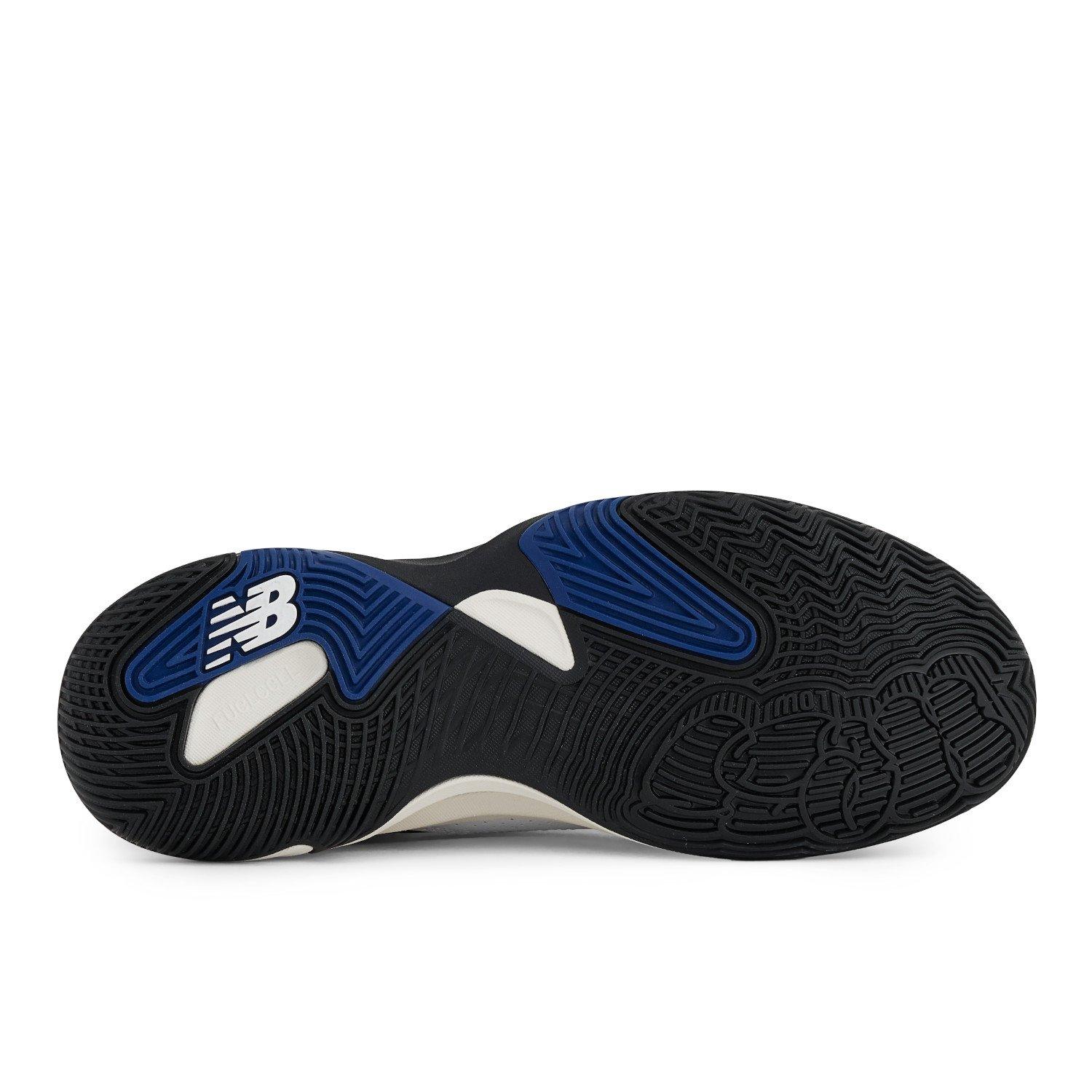 New Balance P350 Men's Performance Basketball Shoe | Hibbett
