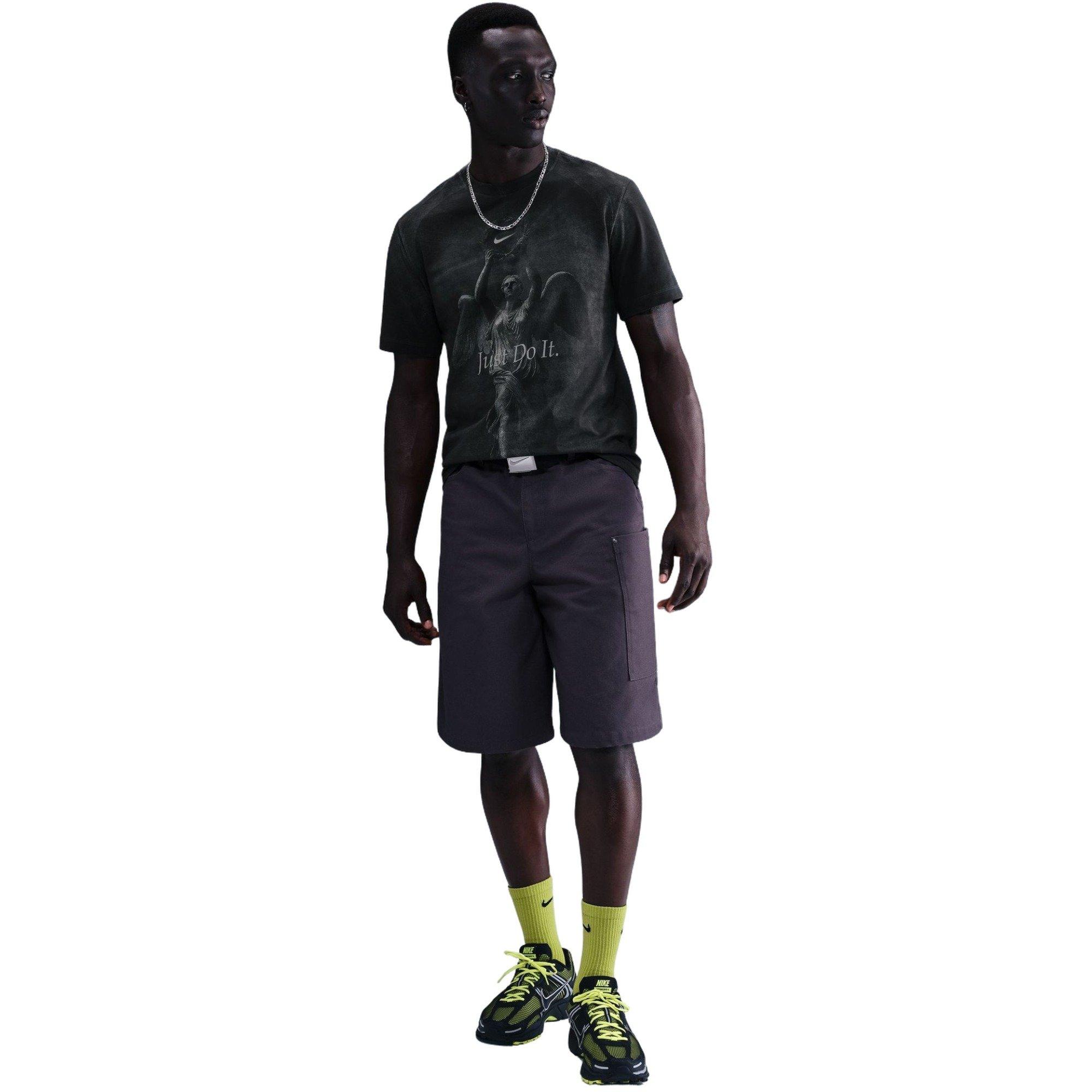 Nike Men's Sportswear Victory Statue Tee - BLACK Thumbnail View 1