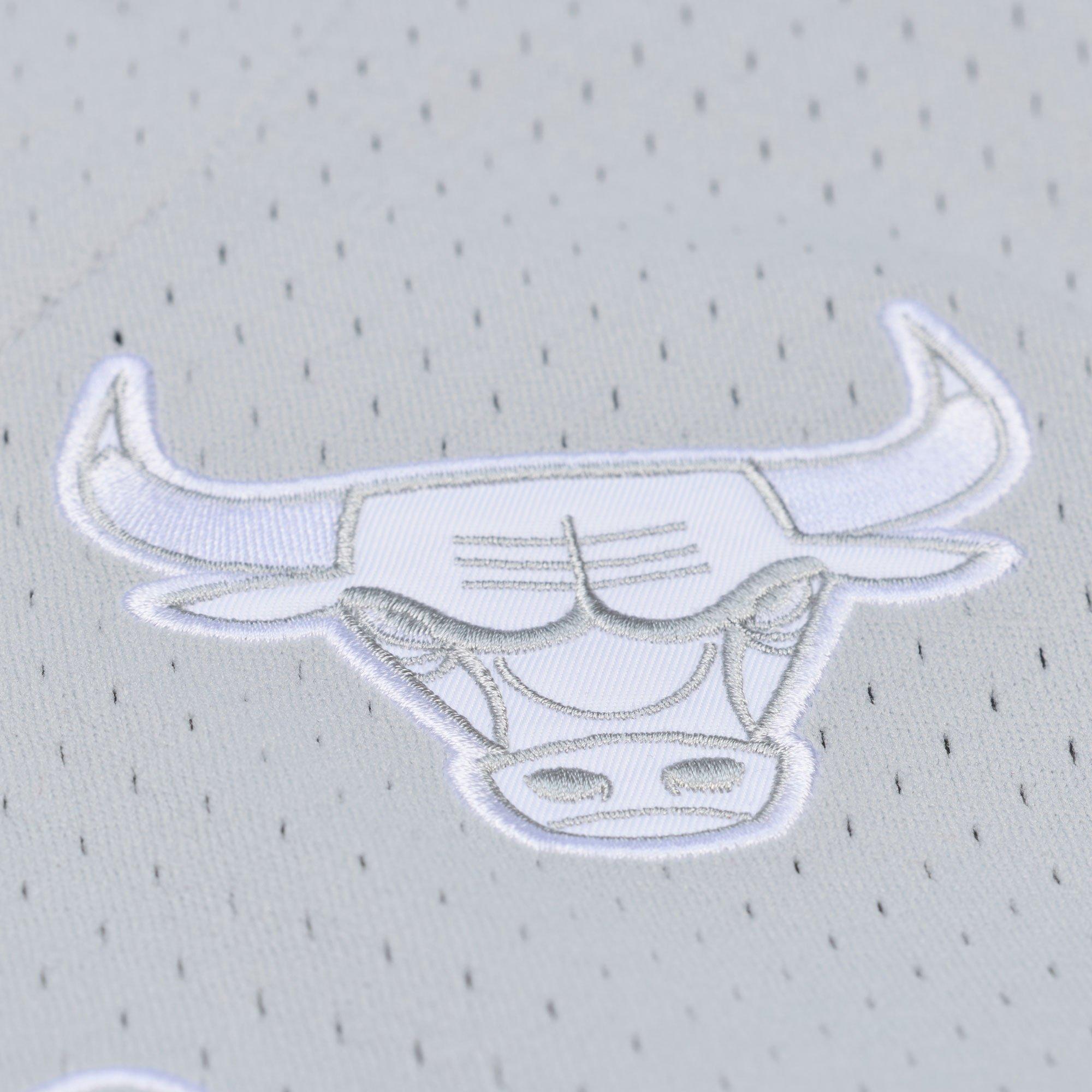 Mitchell & Ness Chicago Bulls Button Front Jersey - Grey - GREY/BLACK Thumbnail View 4