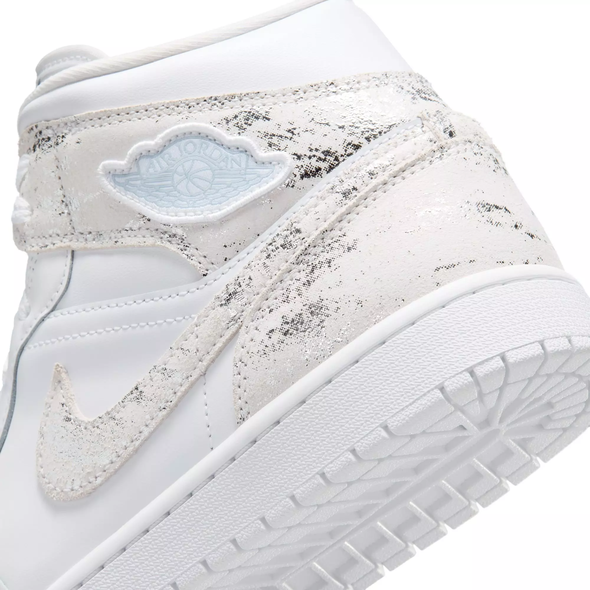 Jordan 1 Mid SE "White/Field Silver" Men's Shoe - WHITE/SILVER