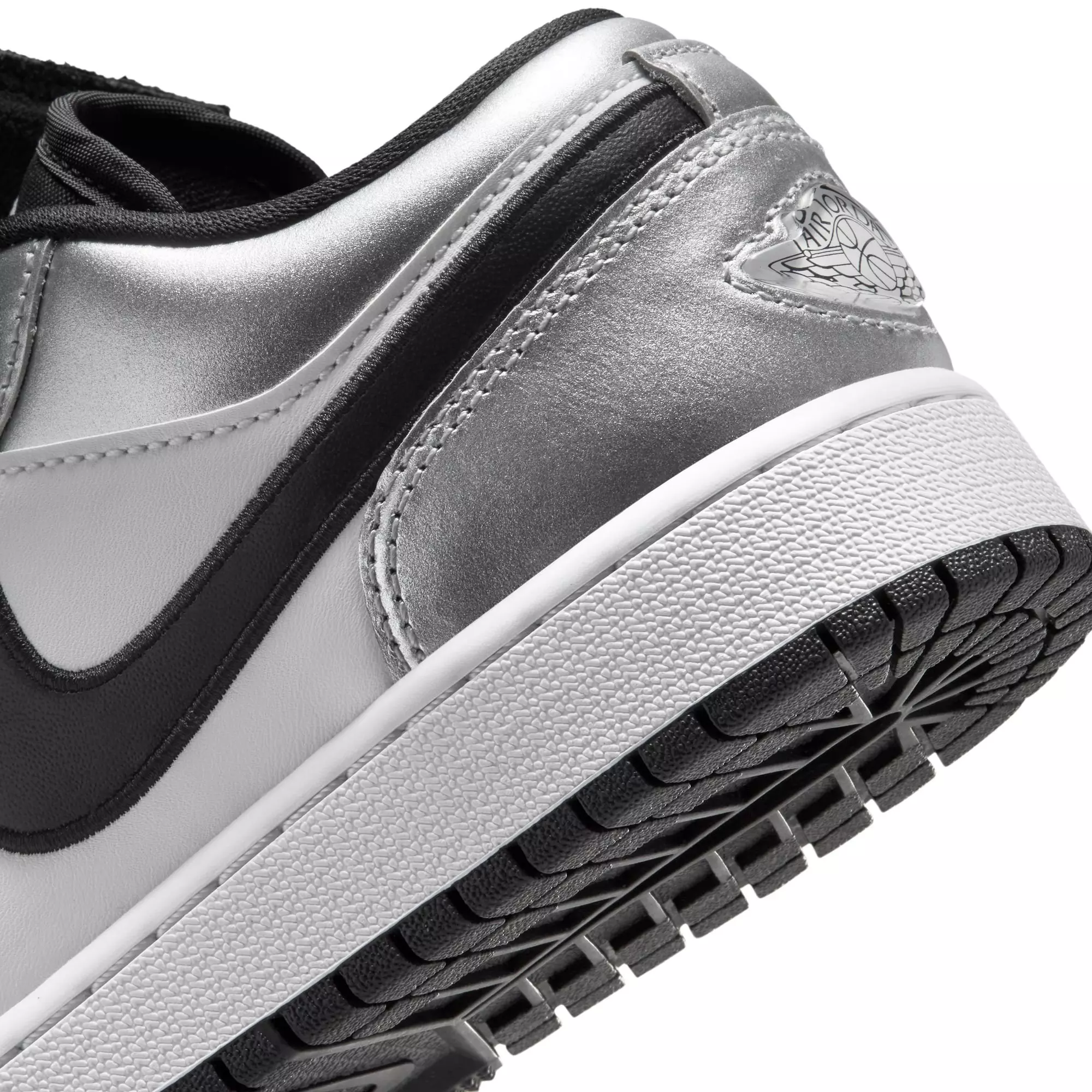 Jordan 1 Low SE "White/Black/Metallic Silver" Grade School Boys' Shoe - SILVER/BLACK