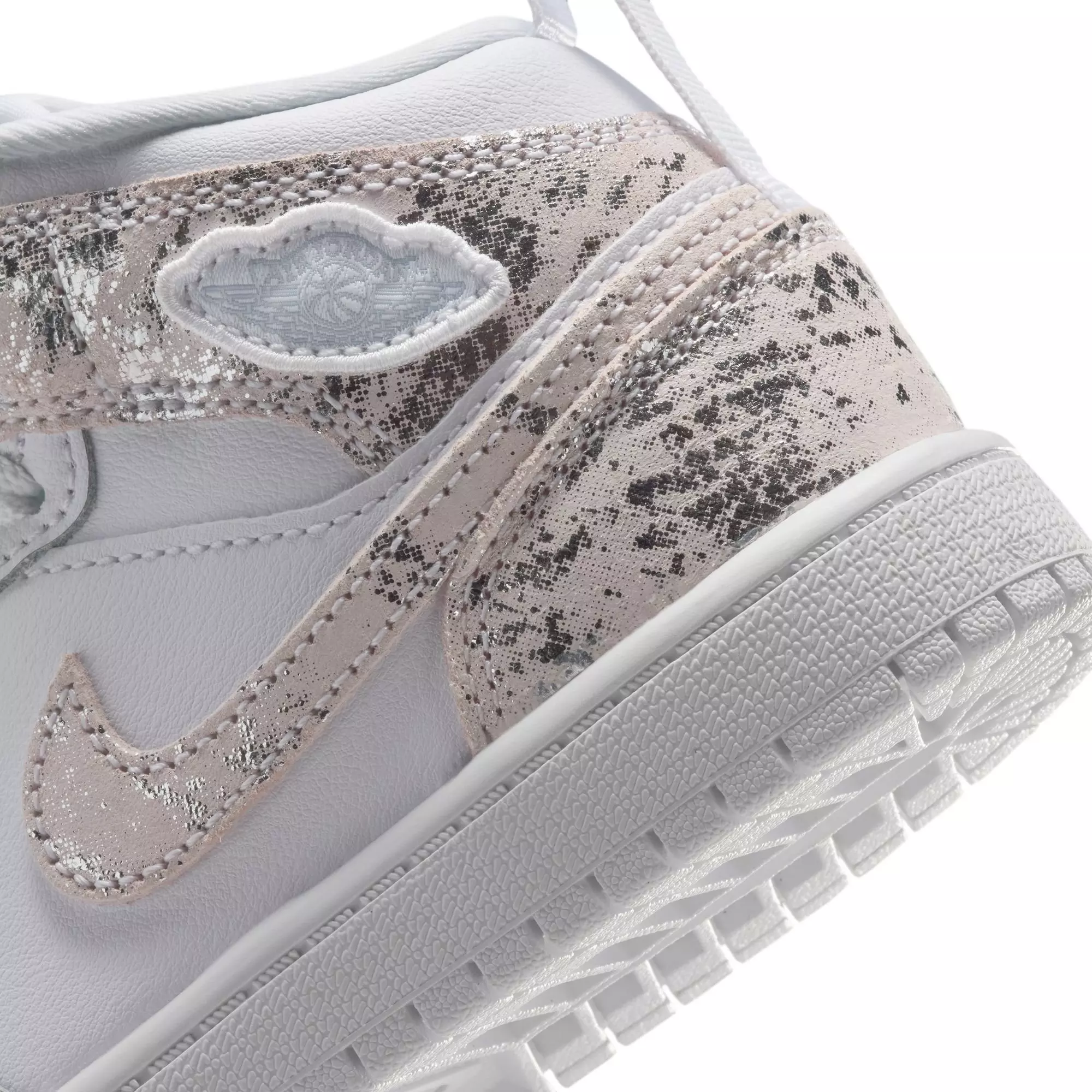 Jordan 1 Mid SE "White/Field Silver" Preschool Boys' Shoe - WHITE/SILVER