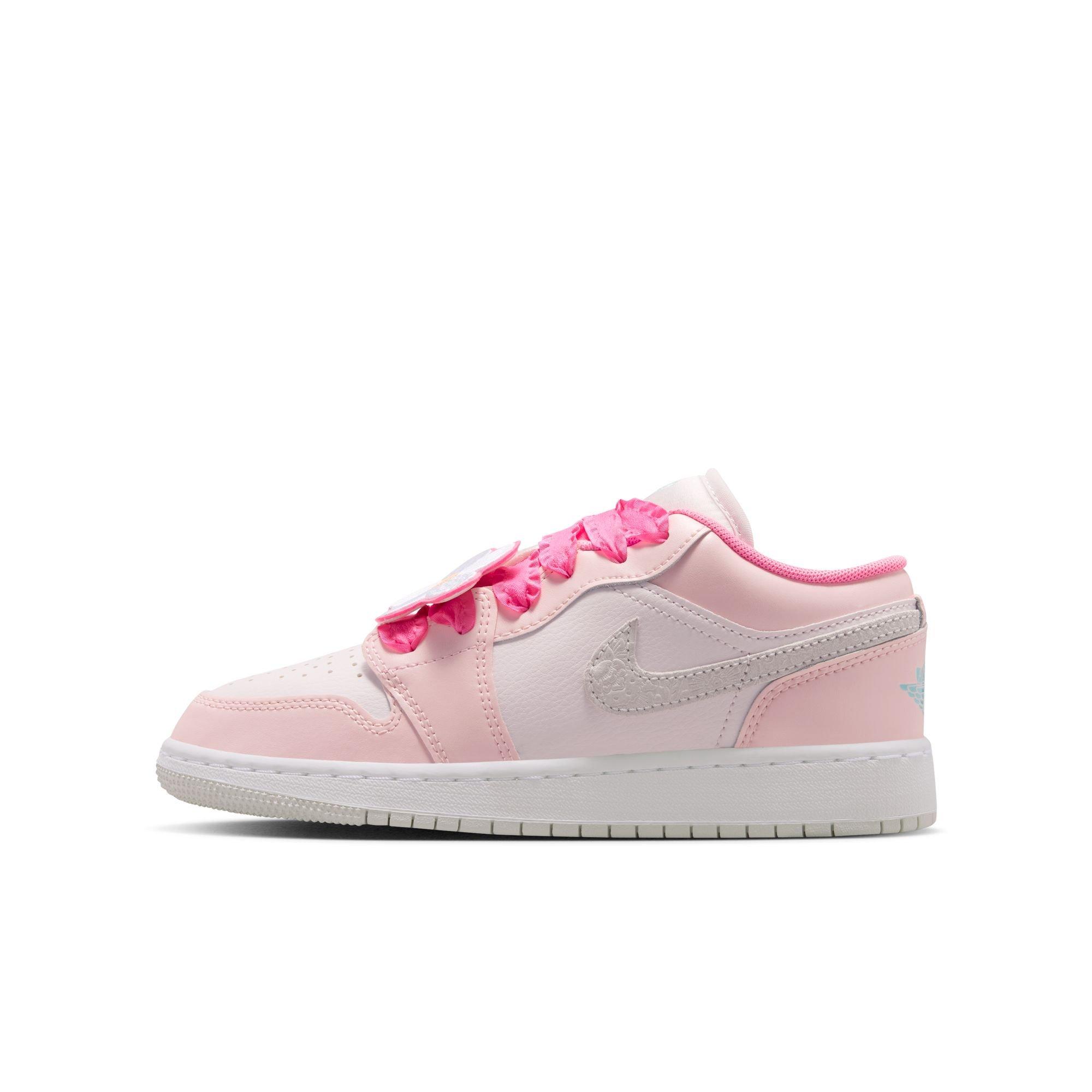Jordan 1 Low SE "Pink Bloom" Grade School Girls' Shoe - PINK Thumbnail View 3