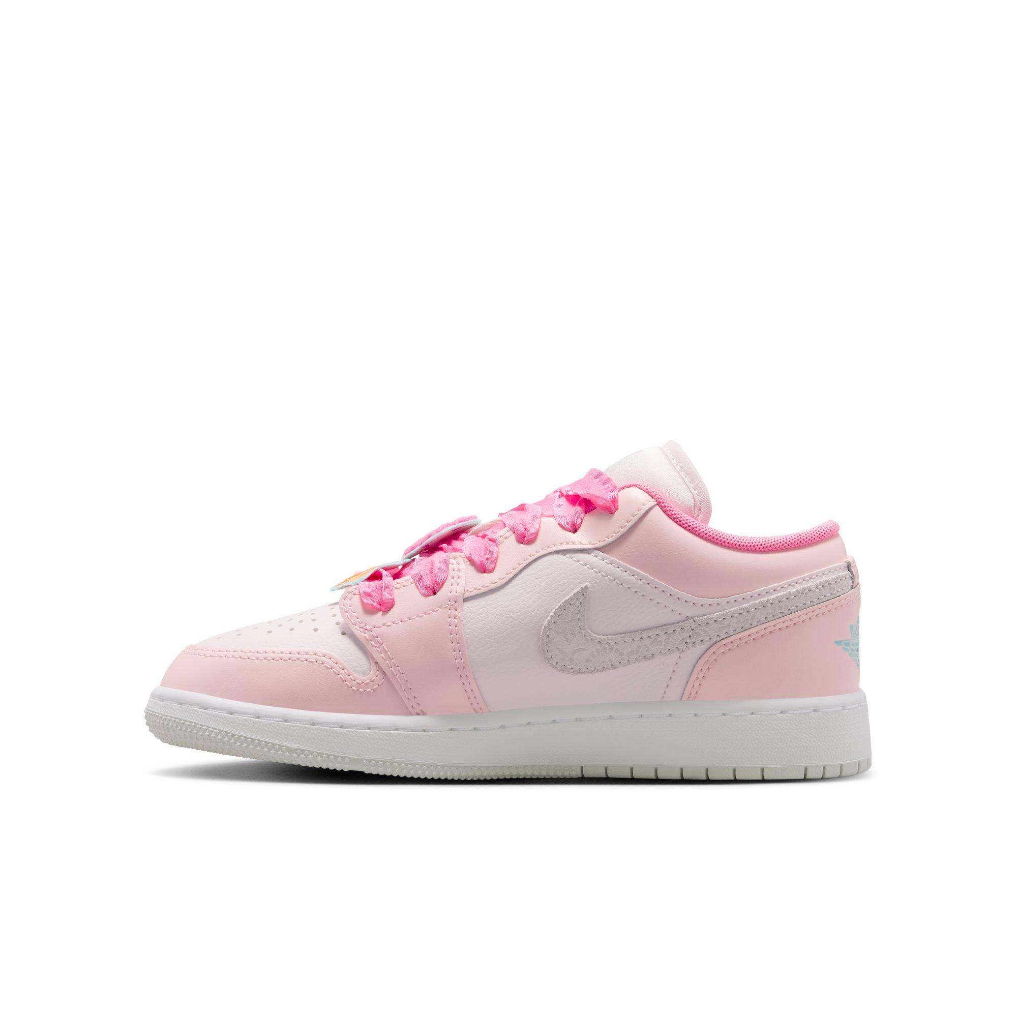 Jordan 1 Low SE "Pink Bloom" Grade School Girls' Shoe - PINK Thumbnail View 4
