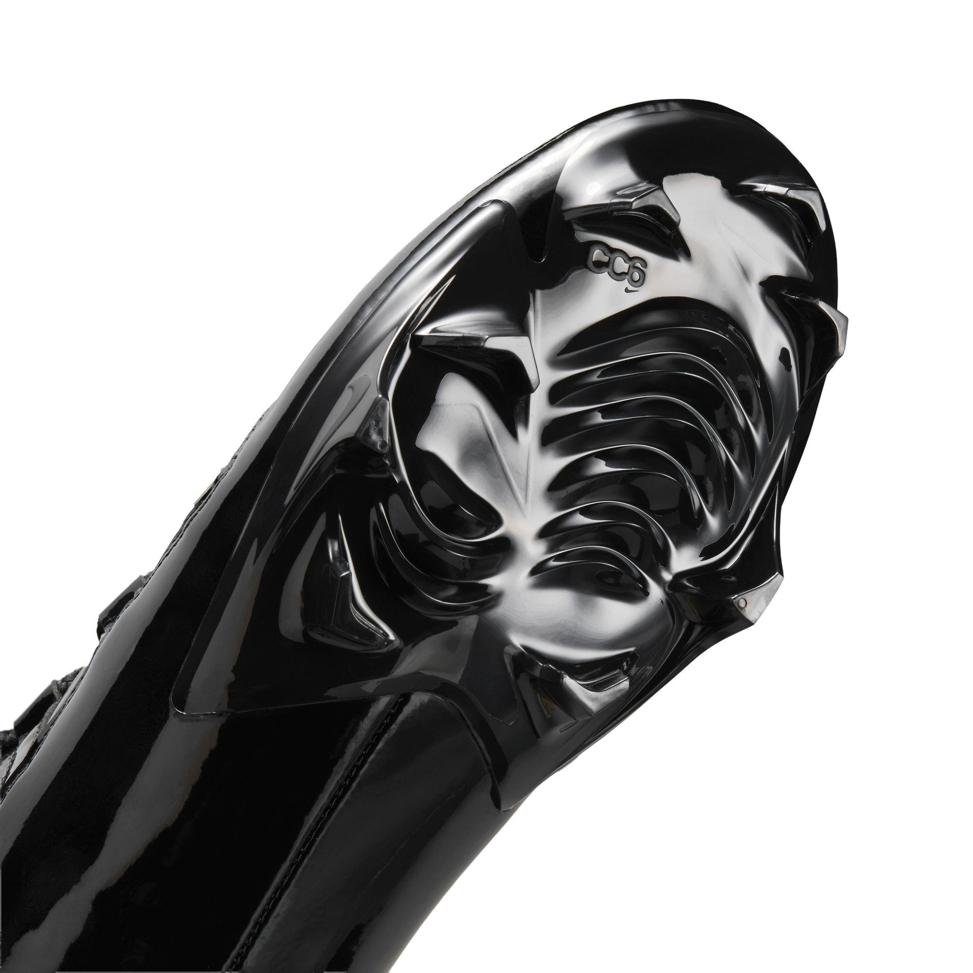 Jordan 11 Low TD "Patent Black" Men's Football Cleat - BLACK Thumbnail View 7