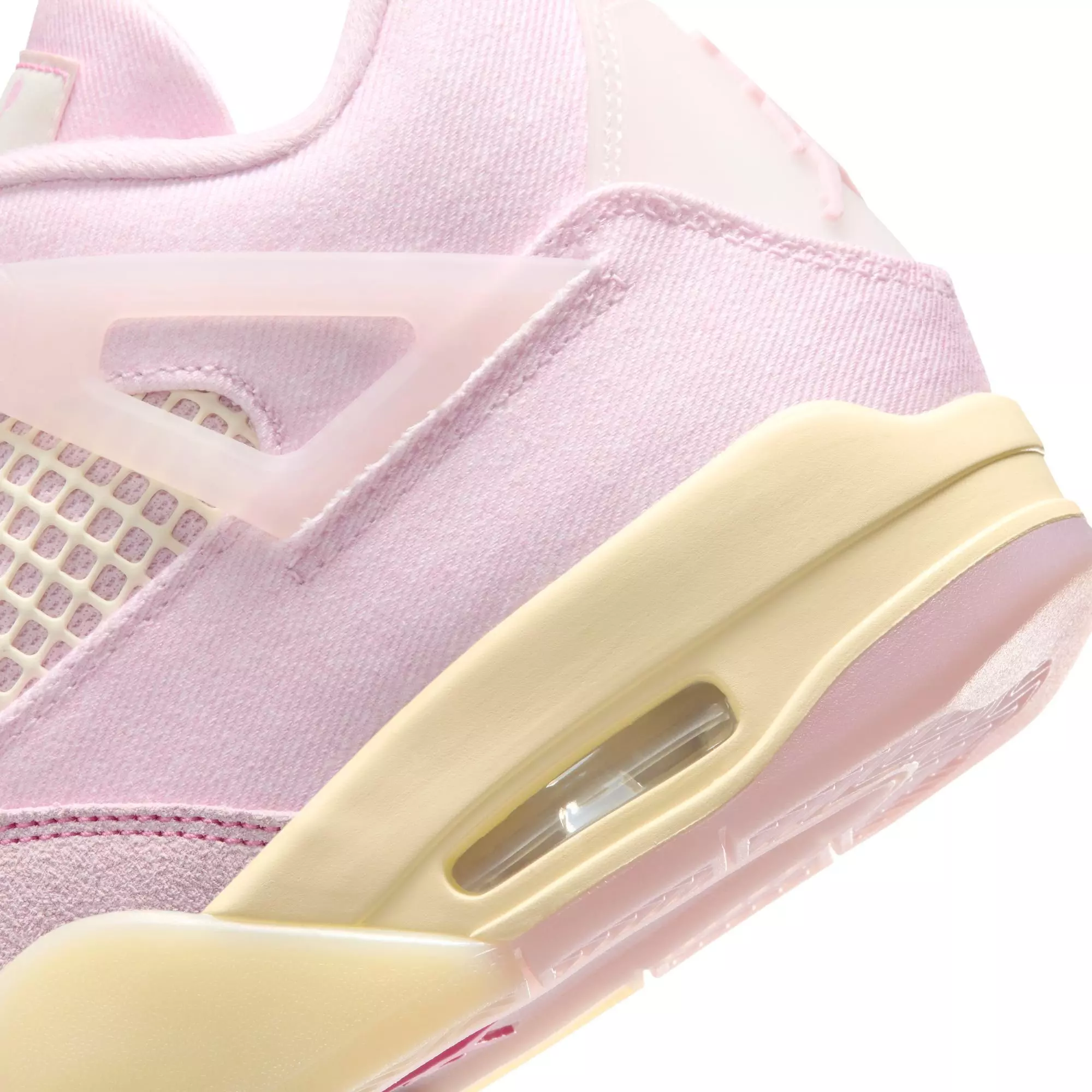 Jordan 4 Retro "Iced Carmine" Women's Shoe - PEARL PINK/ICED CARMINE/COCONUT MILK