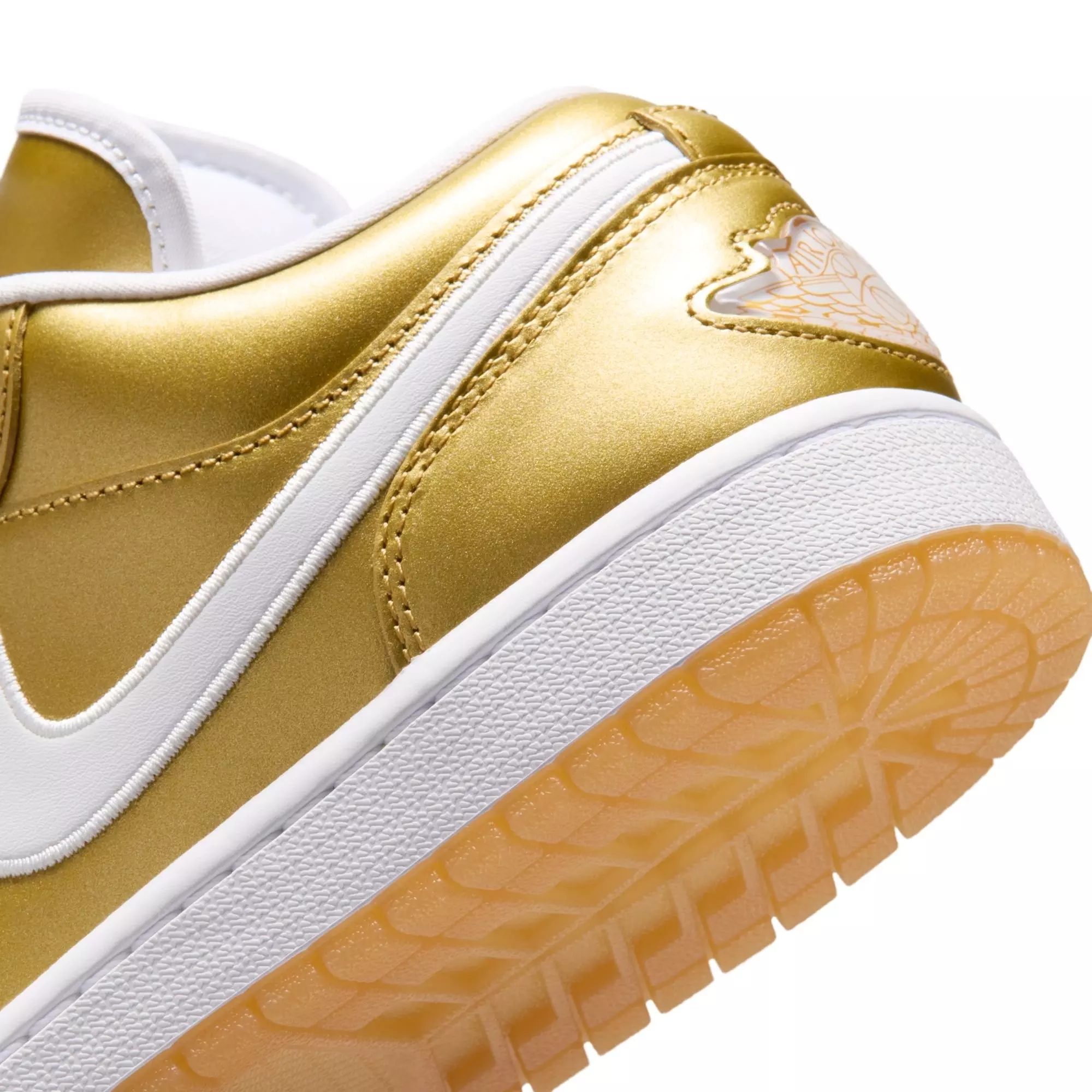 Jordan 1 Low "Gold/White/Gum Yellow" Women's Shoe - GOLD/WHITE