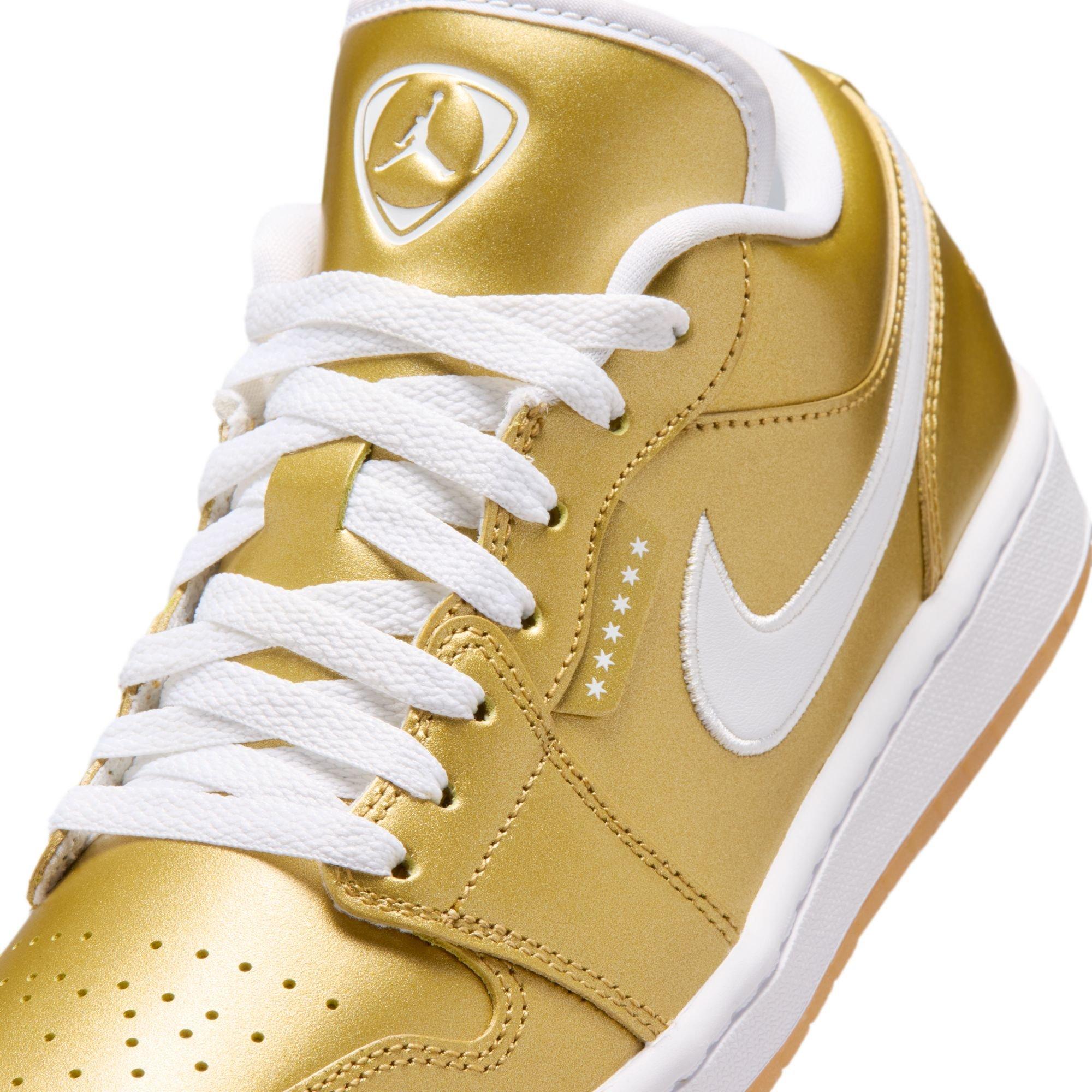 Jordan 1 Low "Gold/White/Gum Yellow" Women's Shoe - GOLD/WHITE Thumbnail View 11