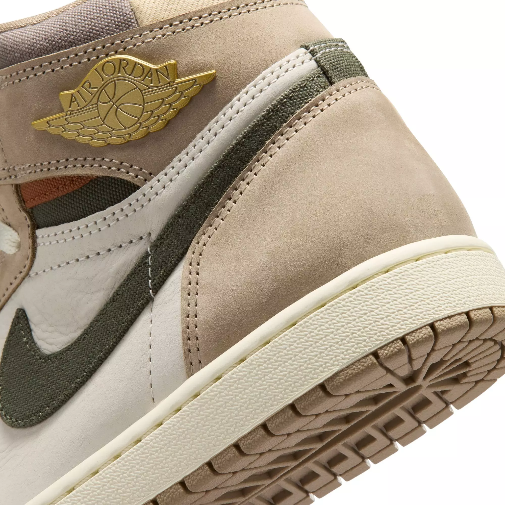 Jordan 1 Retro High OG "Khaki" Women's Shoe - SAIL/CARGO KHAKI
