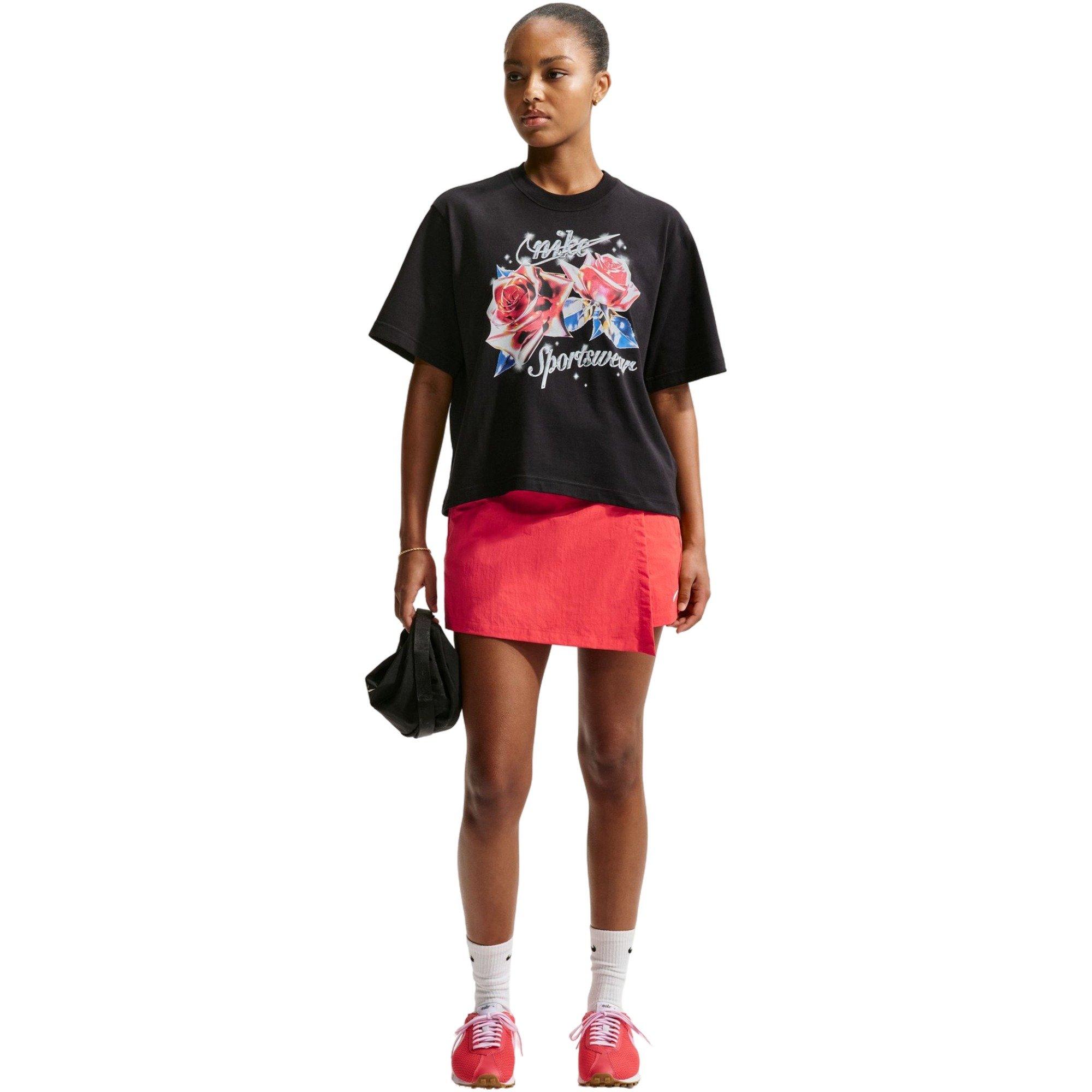 Nike Women's Sportswear Loose Tee-Black - BLACK Thumbnail View 1