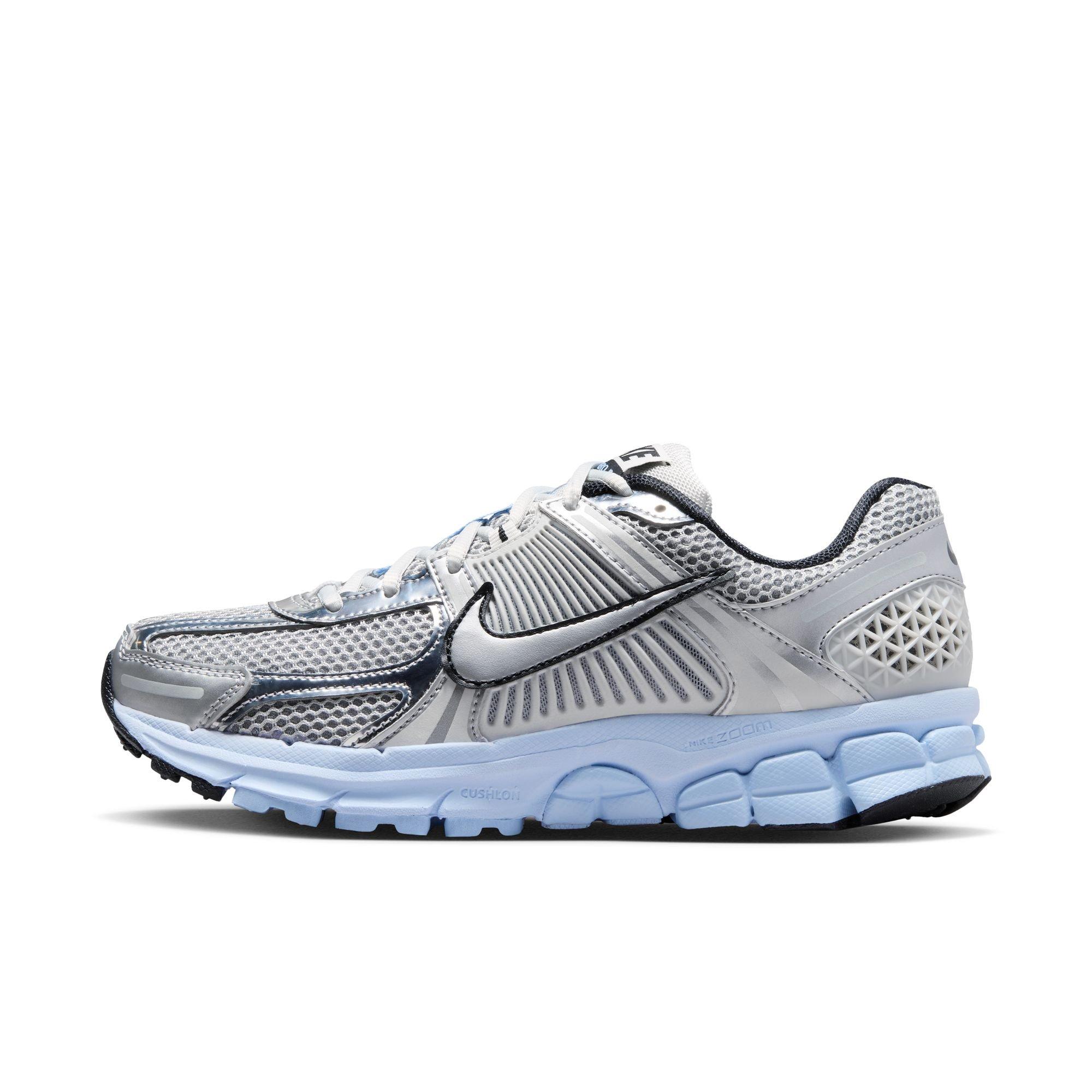 Nike Zoom Vomero 5 "Photon Dust/Metallic Silver" Women's Shoe - SILVER/BLUE Thumbnail View 3