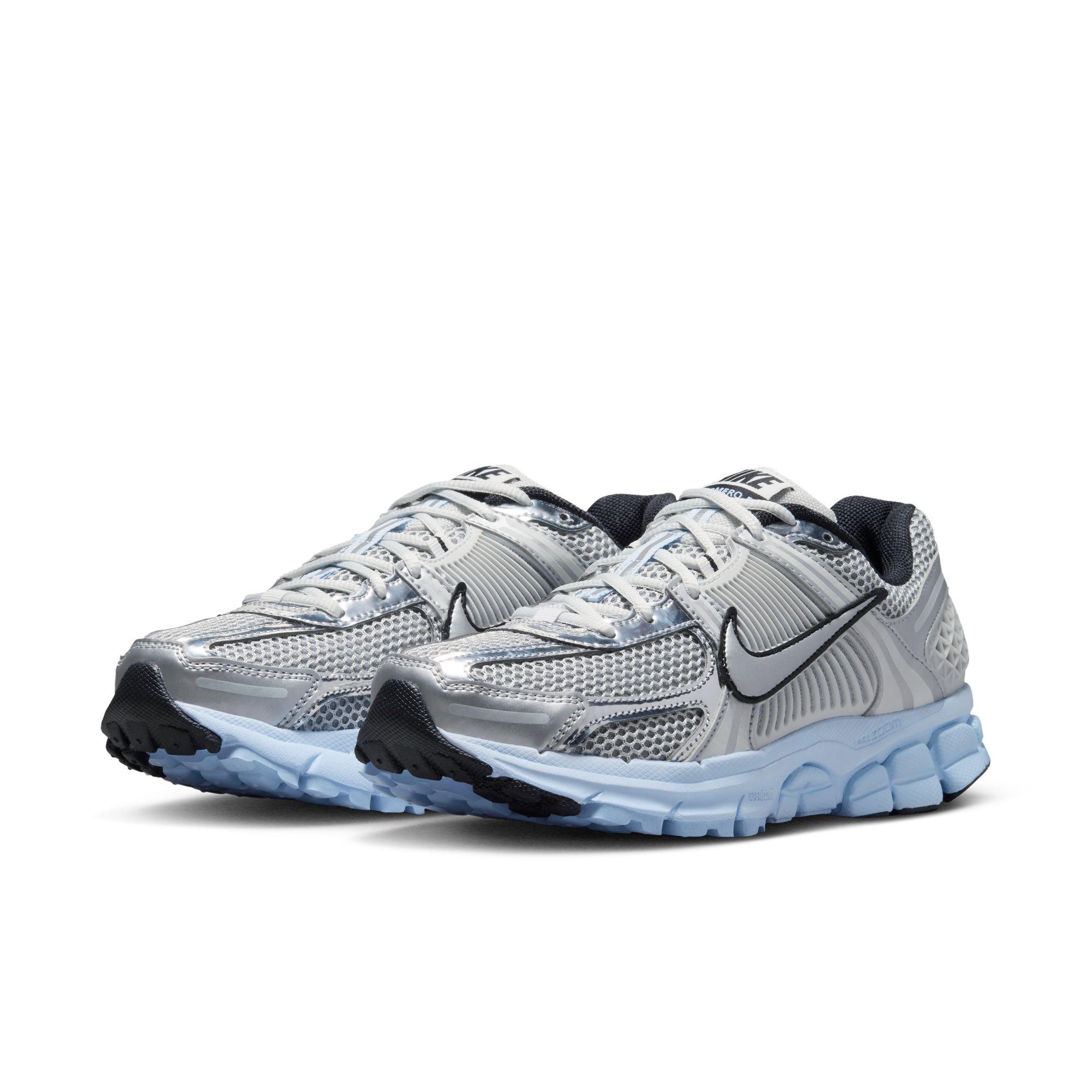 Nike Zoom Vomero 5 "Photon Dust/Metallic Silver" Women's Shoe - SILVER/BLUE Thumbnail View 5