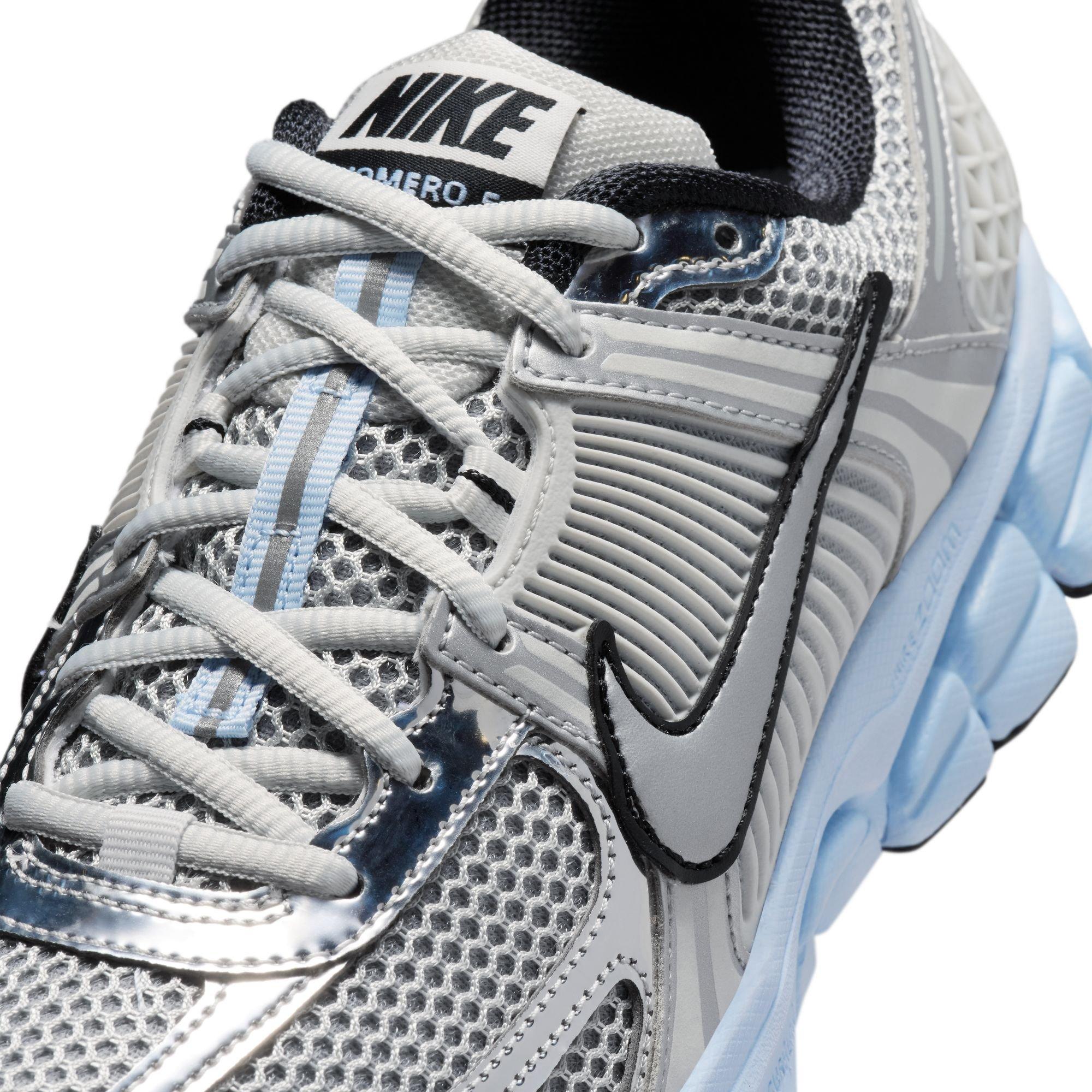 Nike Zoom Vomero 5 "Photon Dust/Metallic Silver" Women's Shoe - SILVER/BLUE Thumbnail View 9
