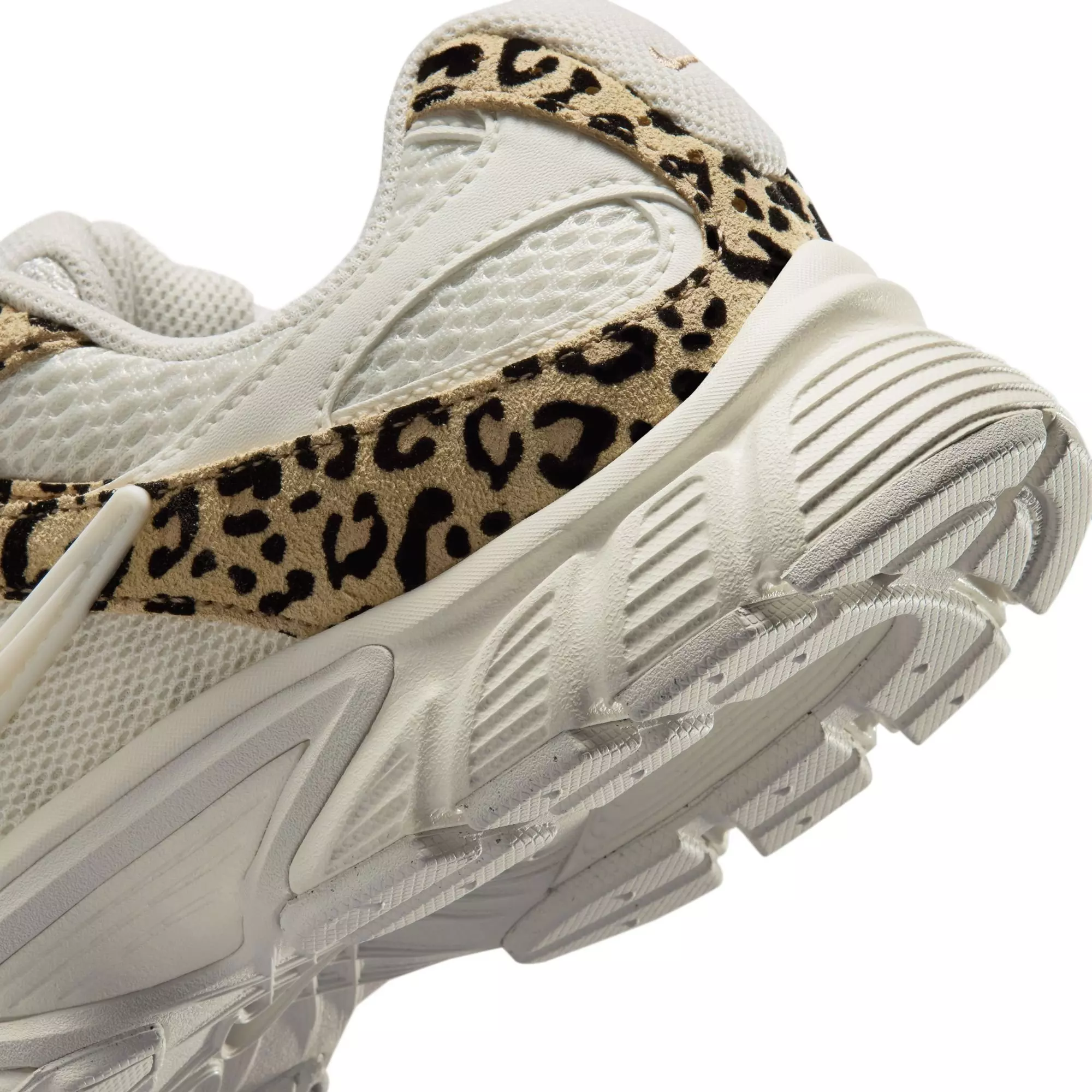 Nike V5 RNR Suede "Sail/Hemp" Women's Shoe - MULTI-COLOR